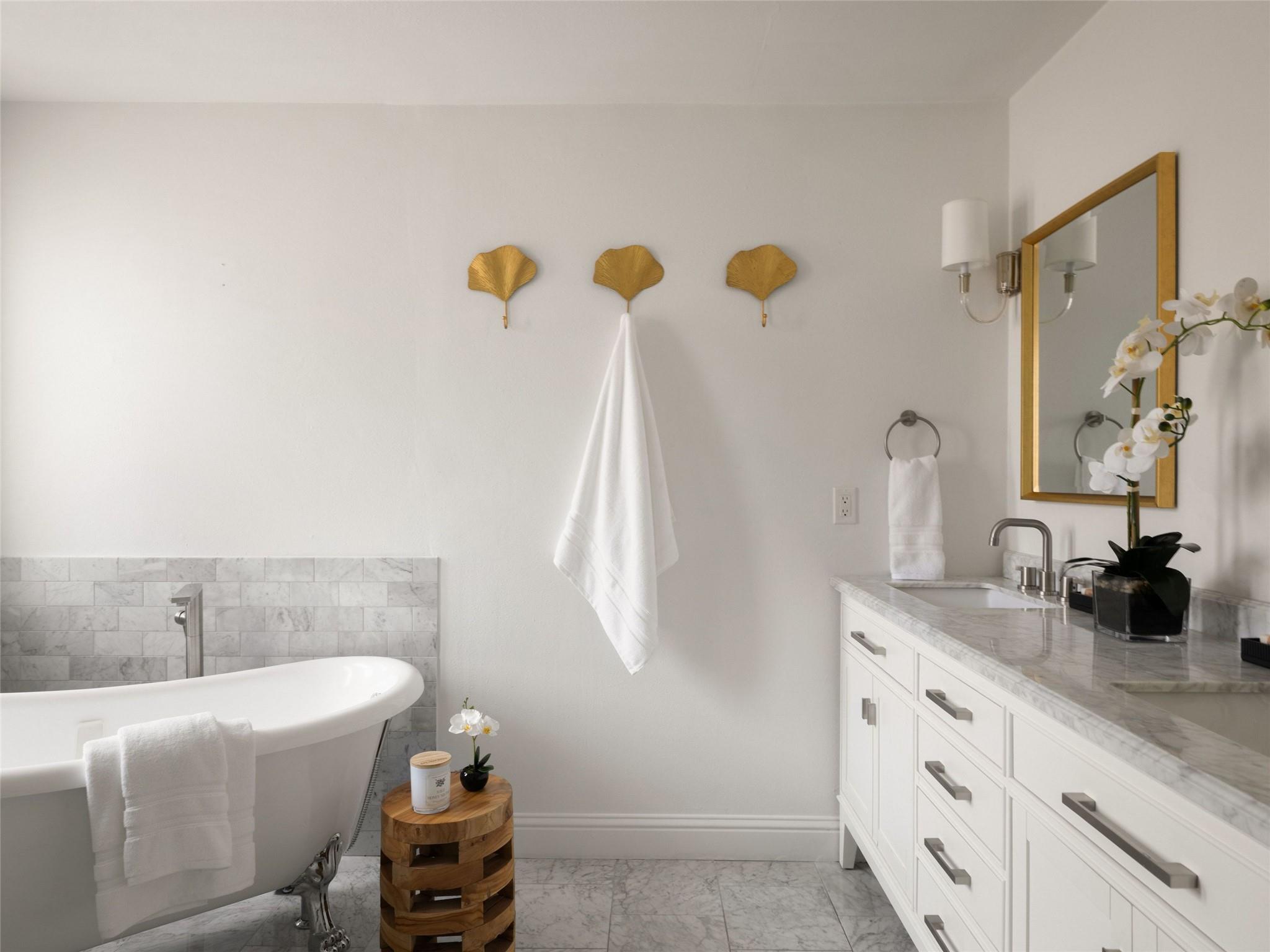 1937 Rue De St Tropez # 10, Austin, TX 78746