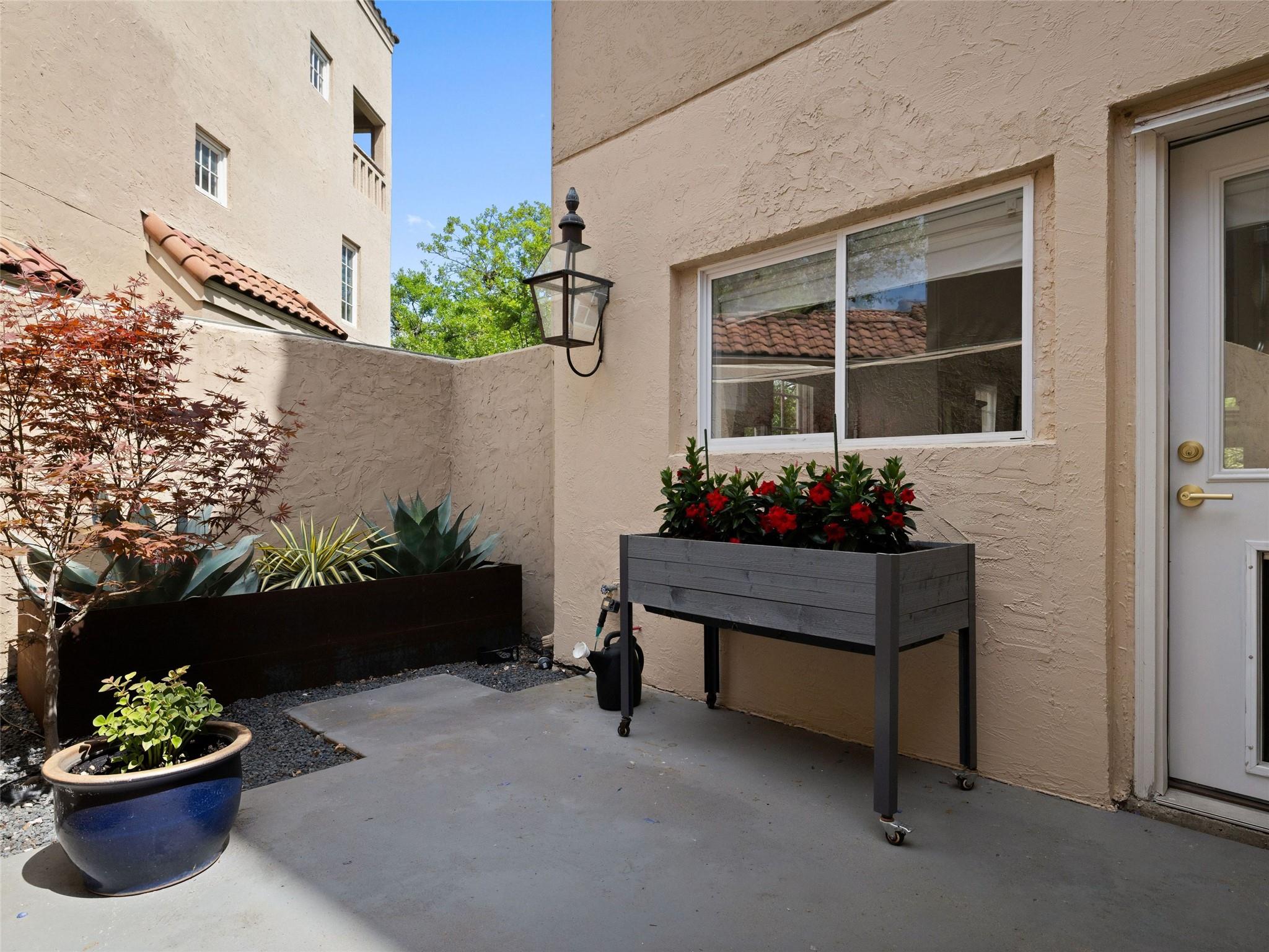 1937 Rue De St Tropez # 10, Austin, TX 78746