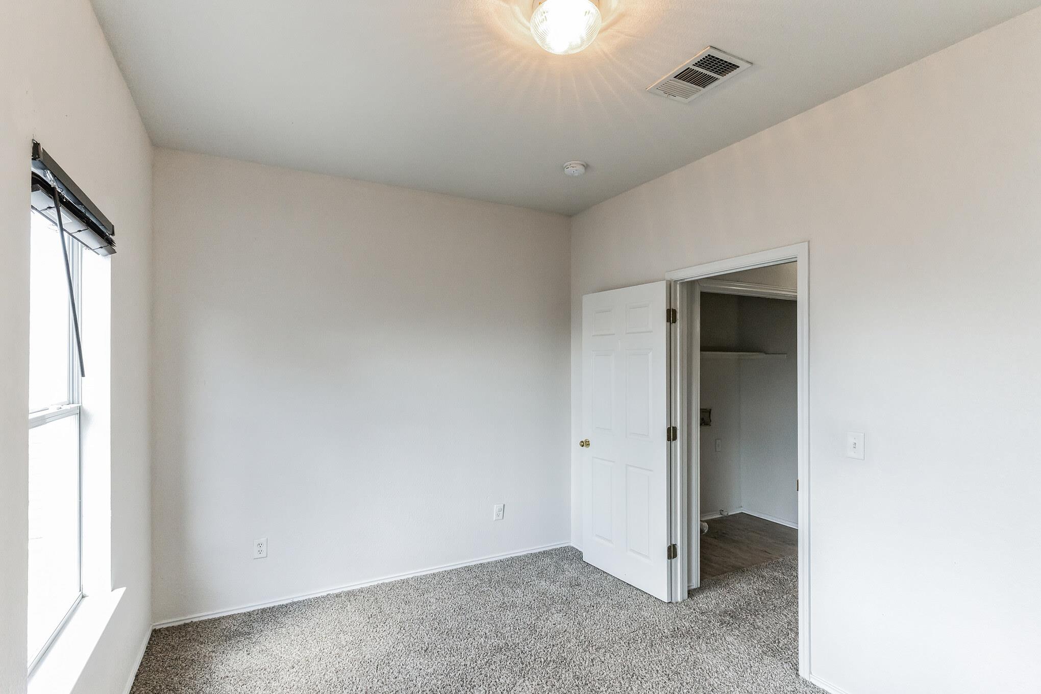 1107 E 3rd St, Georgetown, TX 78626