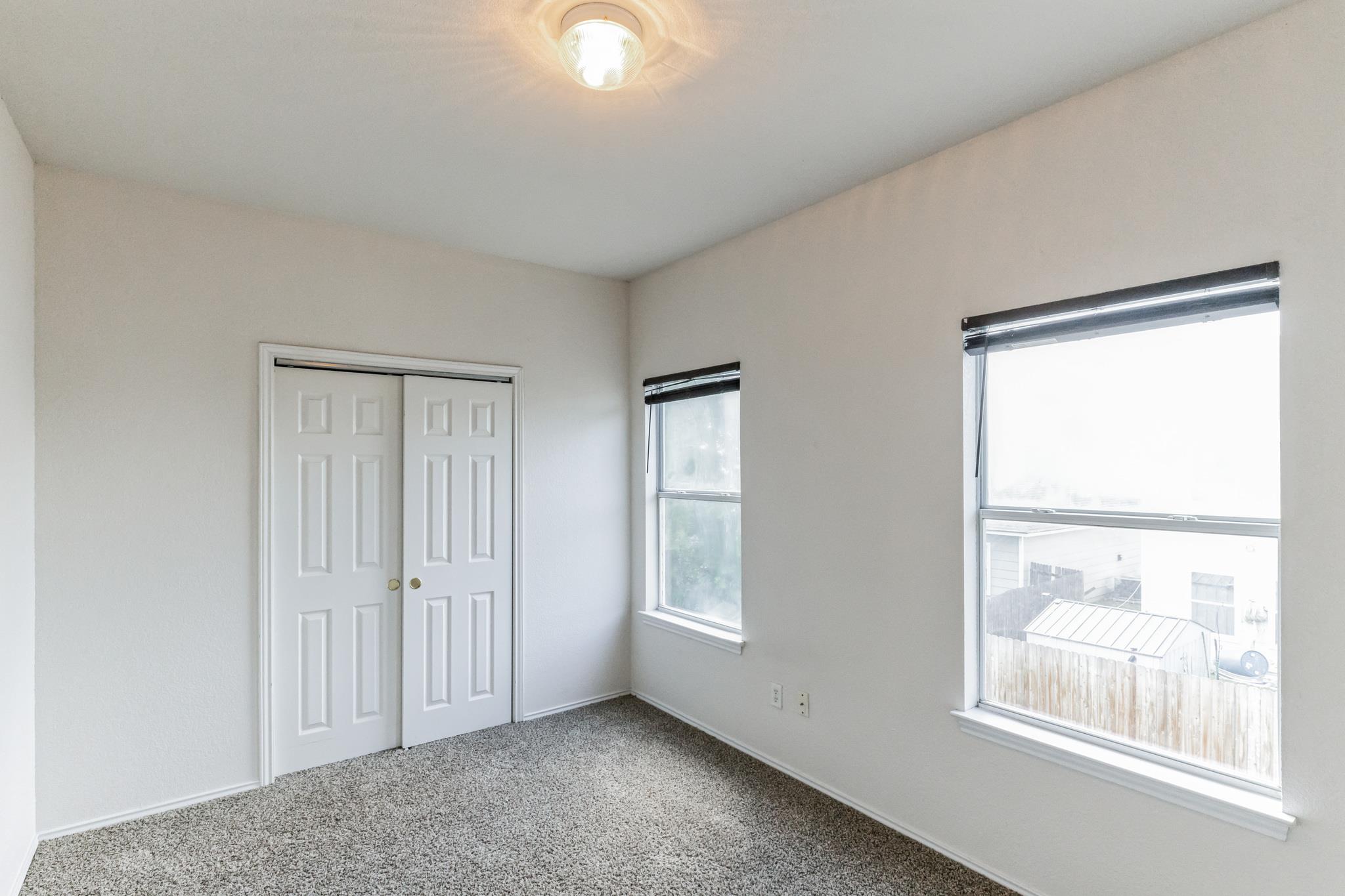 1107 E 3rd St, Georgetown, TX 78626