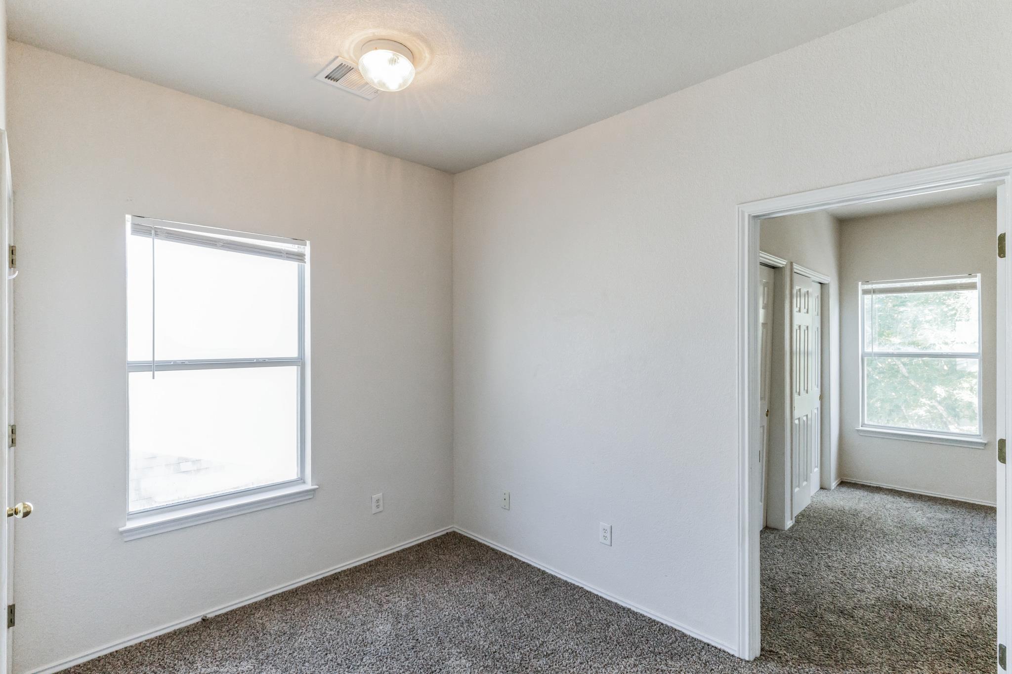 1107 E 3rd St, Georgetown, TX 78626