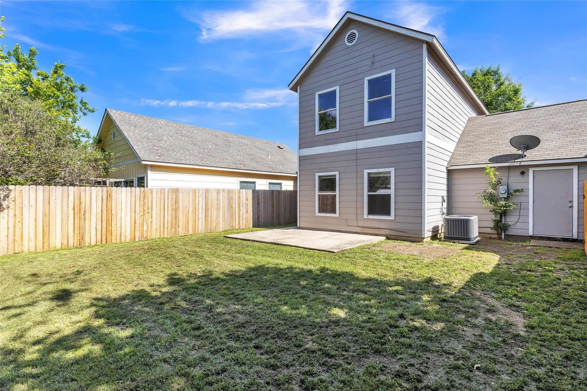 1107 E 3rd St, Georgetown, TX 78626