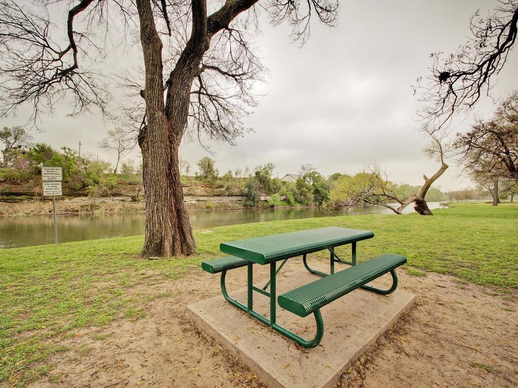 1107 E 3rd St, Georgetown, TX 78626