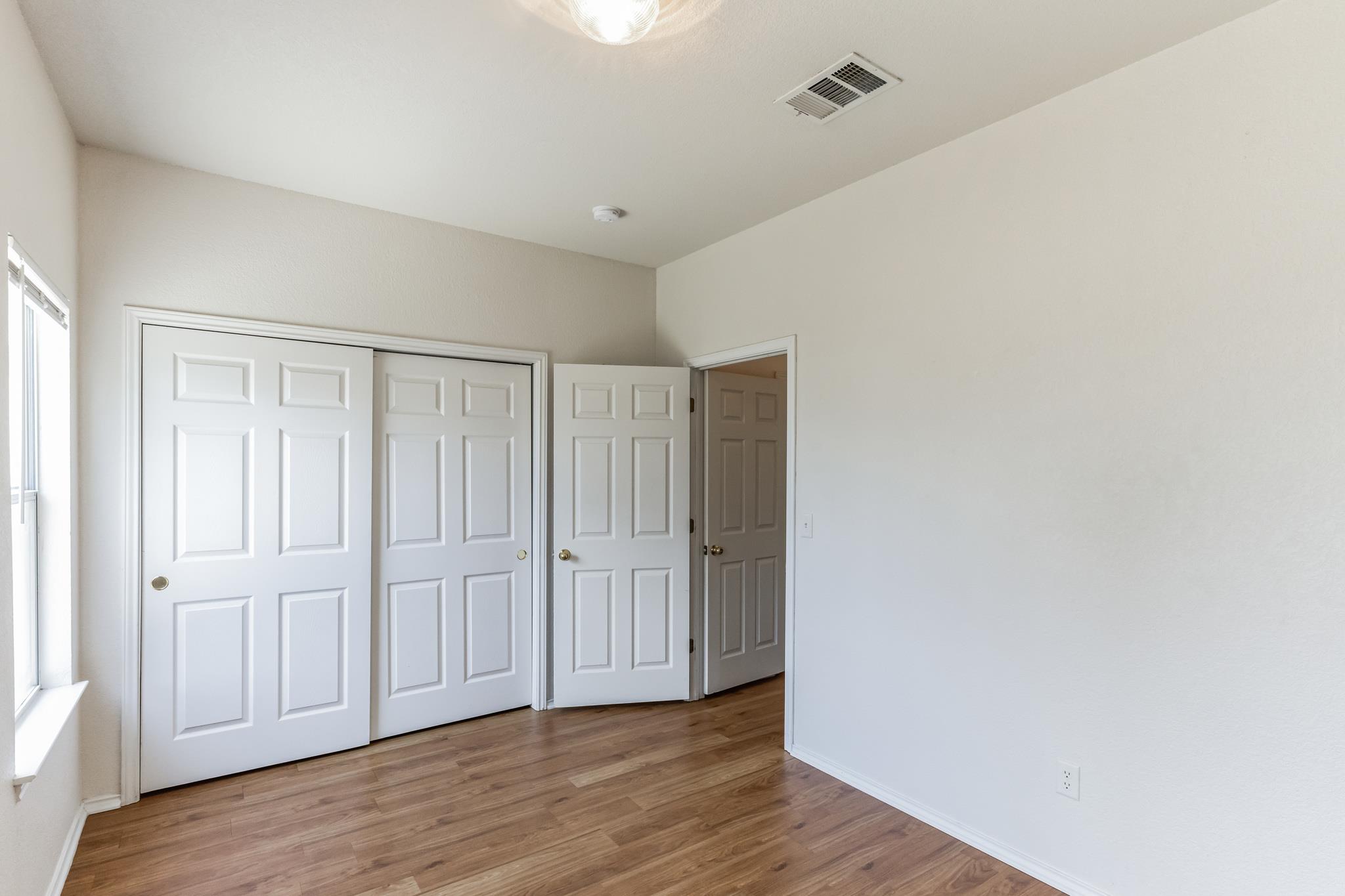 1107 E 3rd St, Georgetown, TX 78626