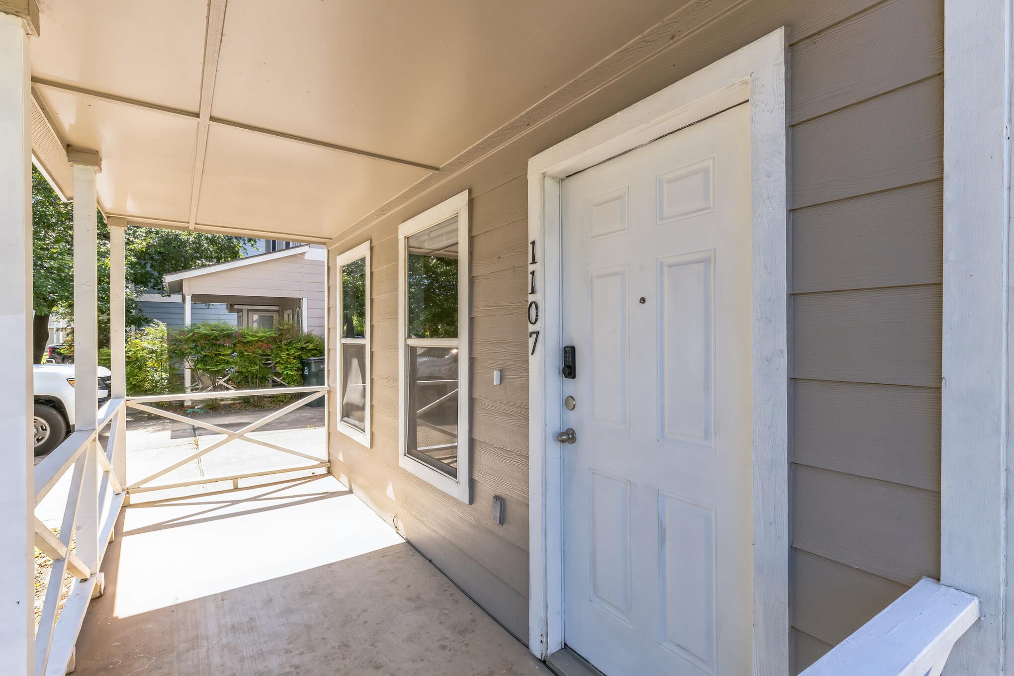 1107 E 3rd St, Georgetown, TX 78626