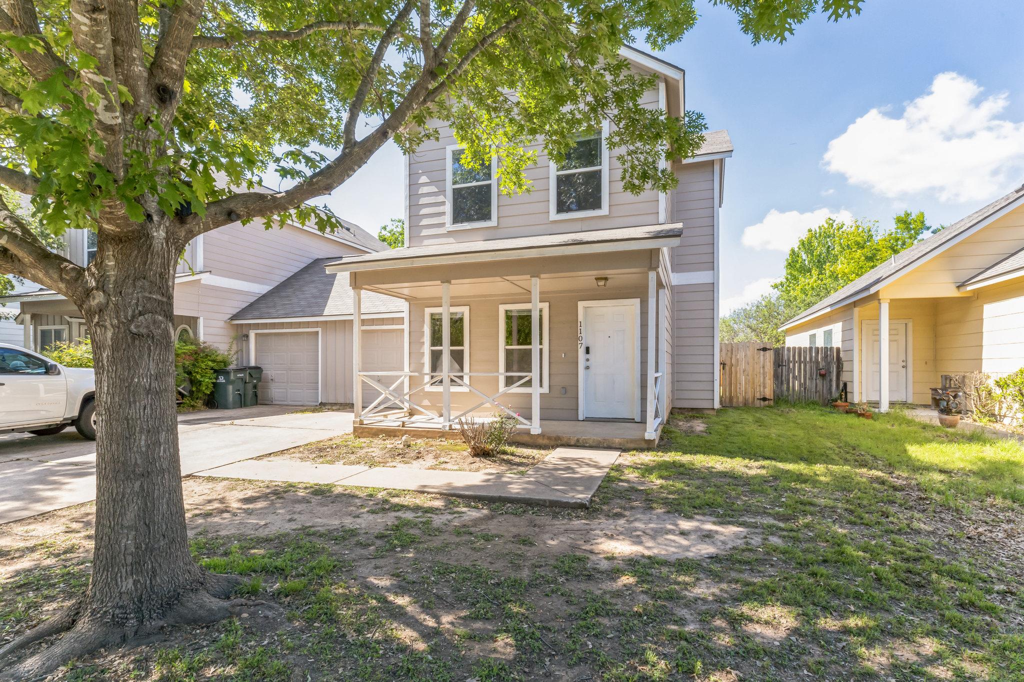 1107 E 3rd St, Georgetown, TX 78626