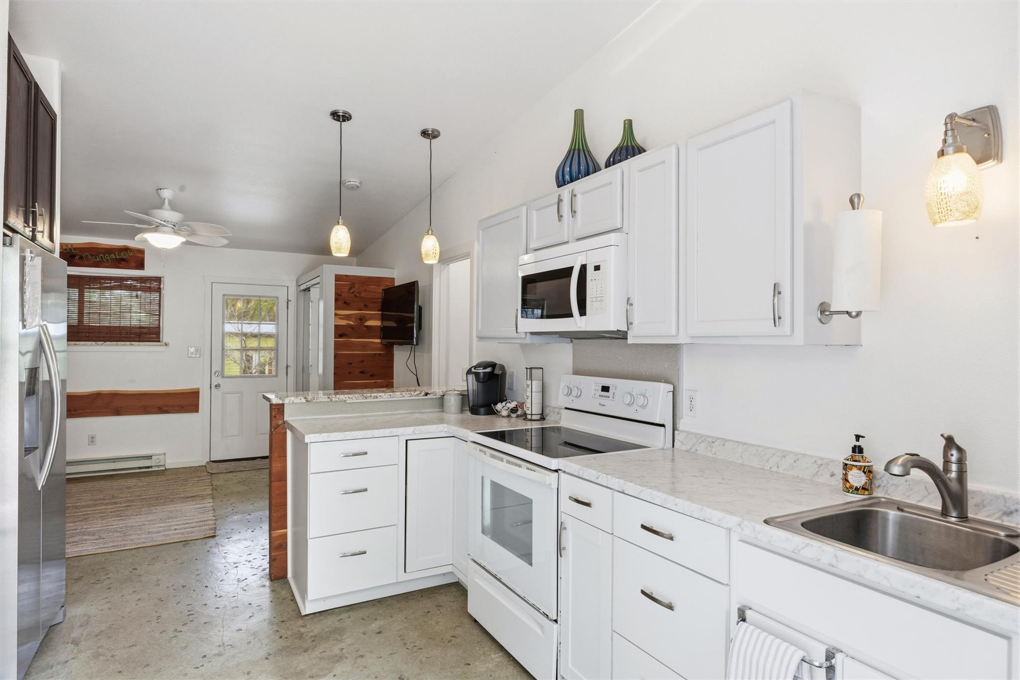 364 Old 71, Cedar Creek, TX 78612