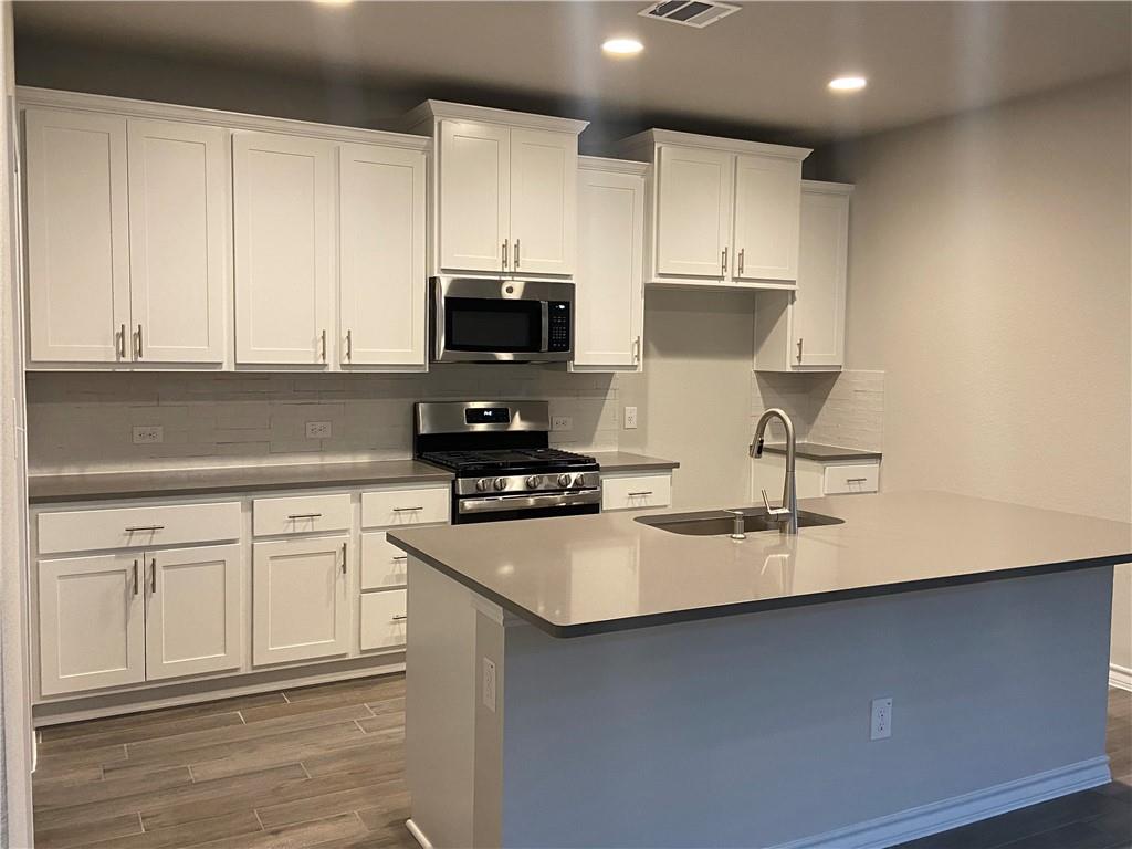 790 Eves Necklace Dr, Buda, TX 78610