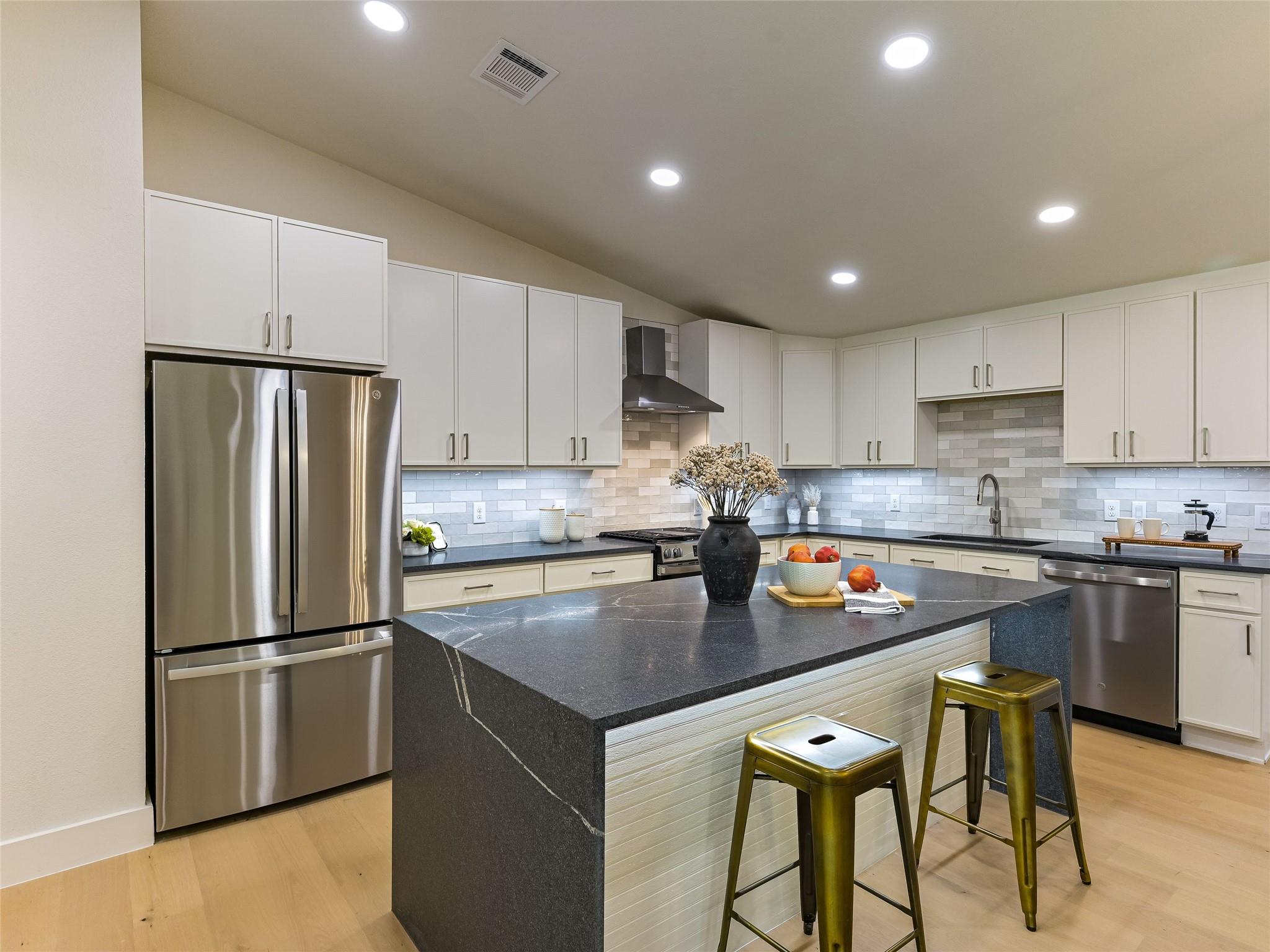 5608 Northdale Dr, Austin, TX 78723