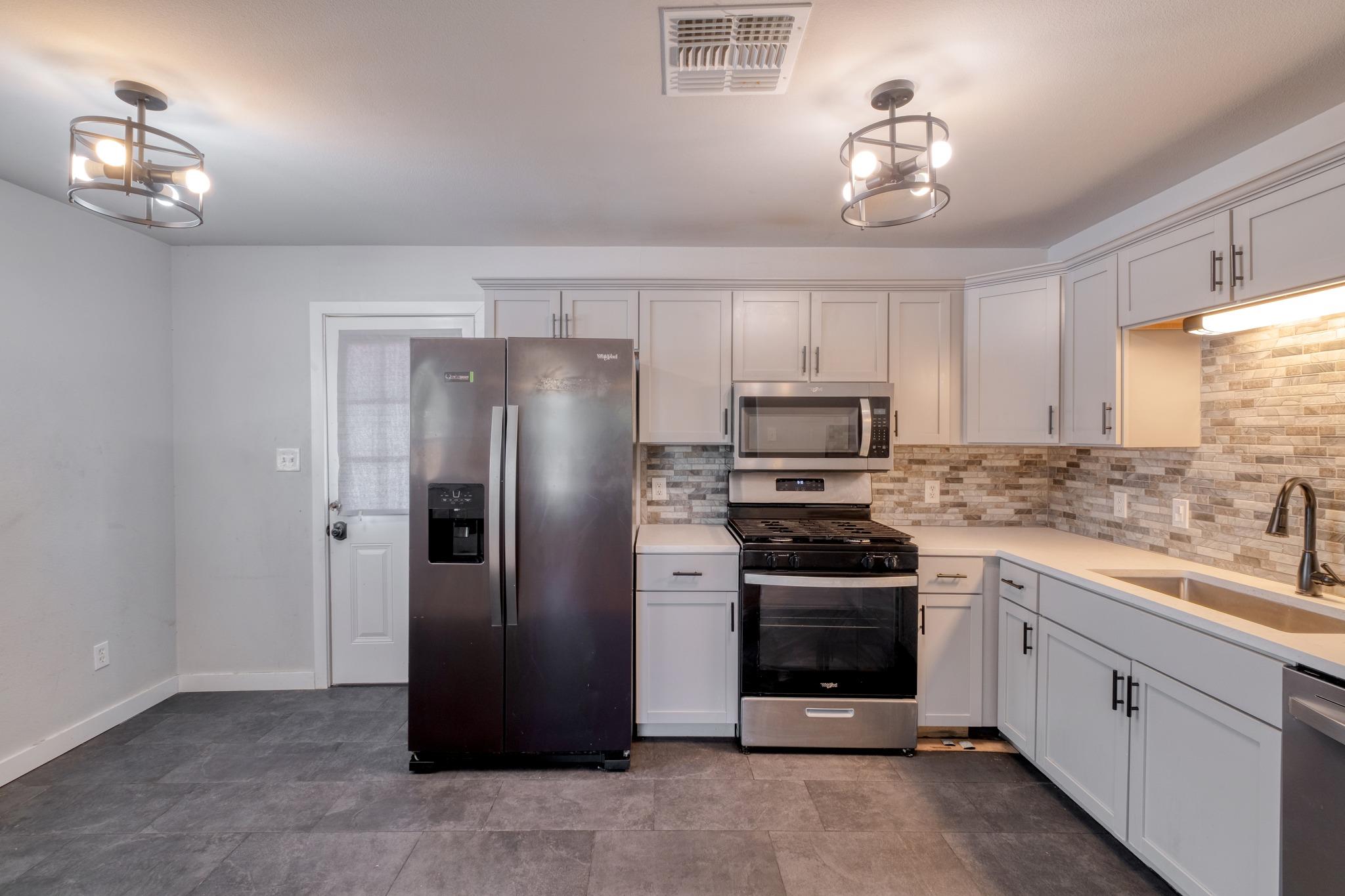 1719 ADINA St, Austin, TX 78721