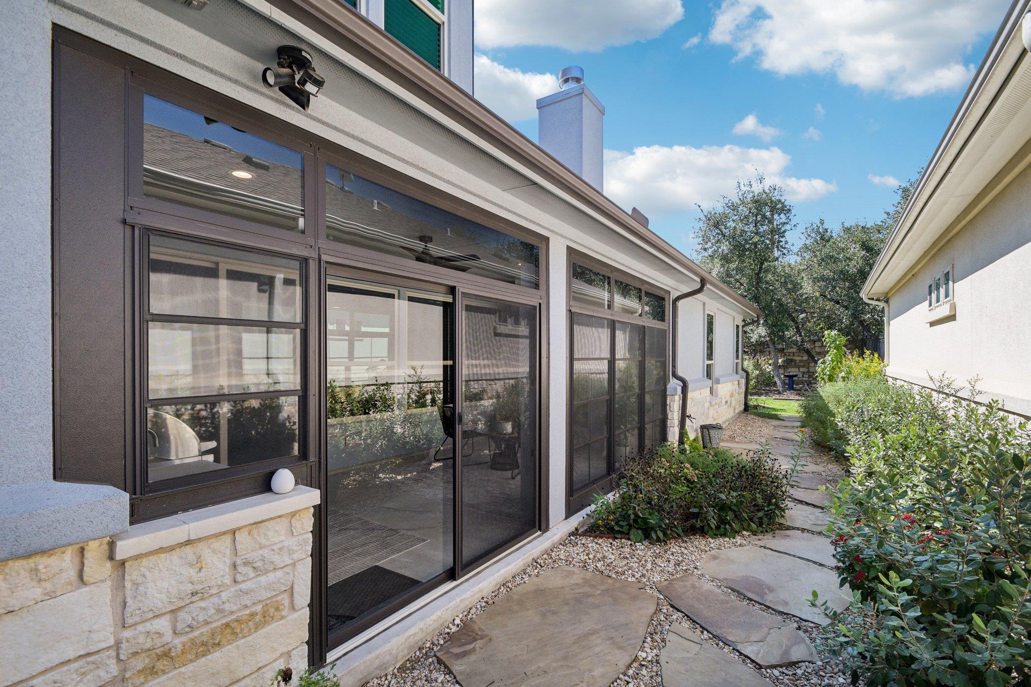 804 Indian Hawthorne Dr, Georgetown, TX 78628