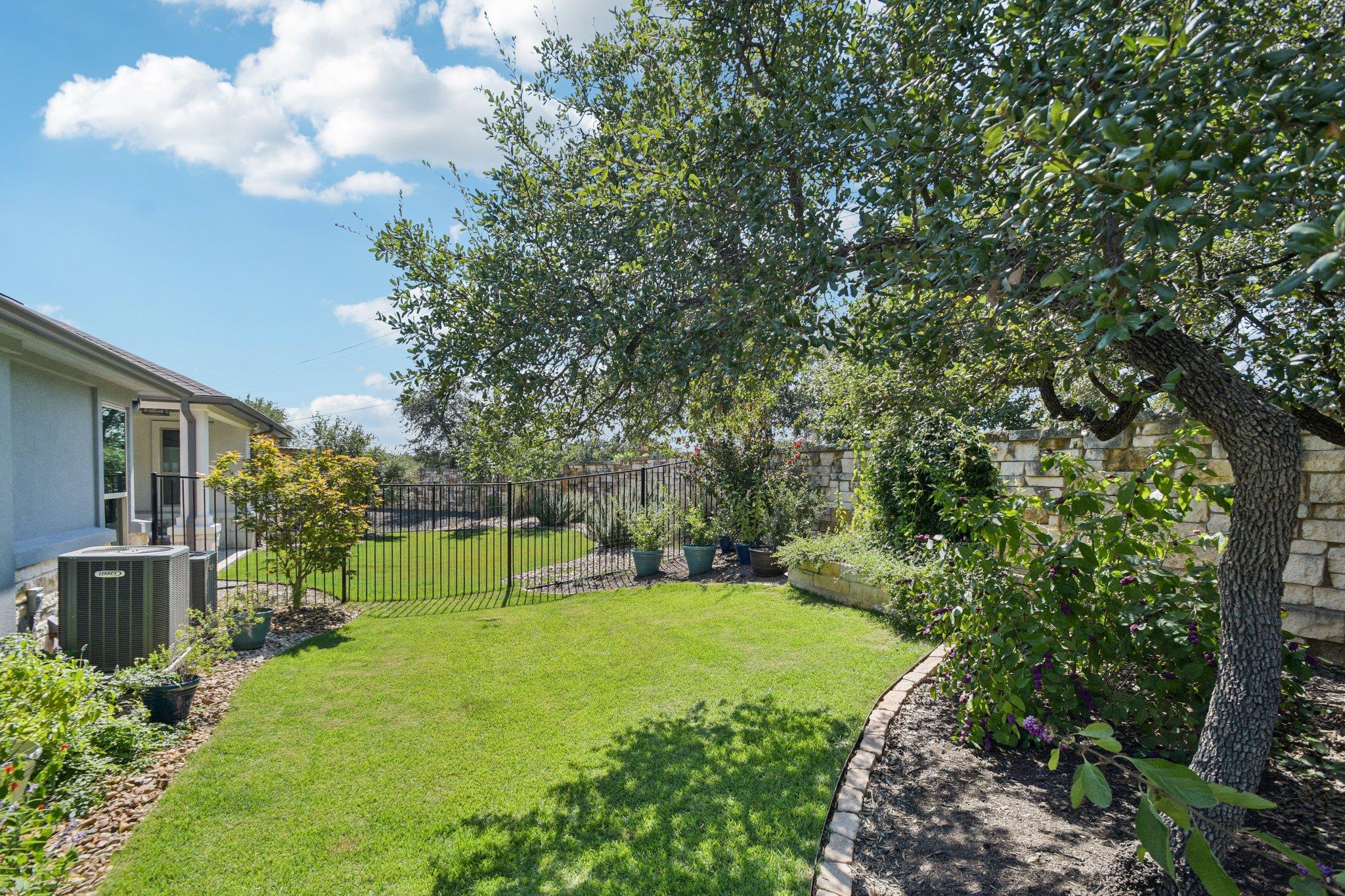 804 Indian Hawthorne Dr, Georgetown, TX 78628