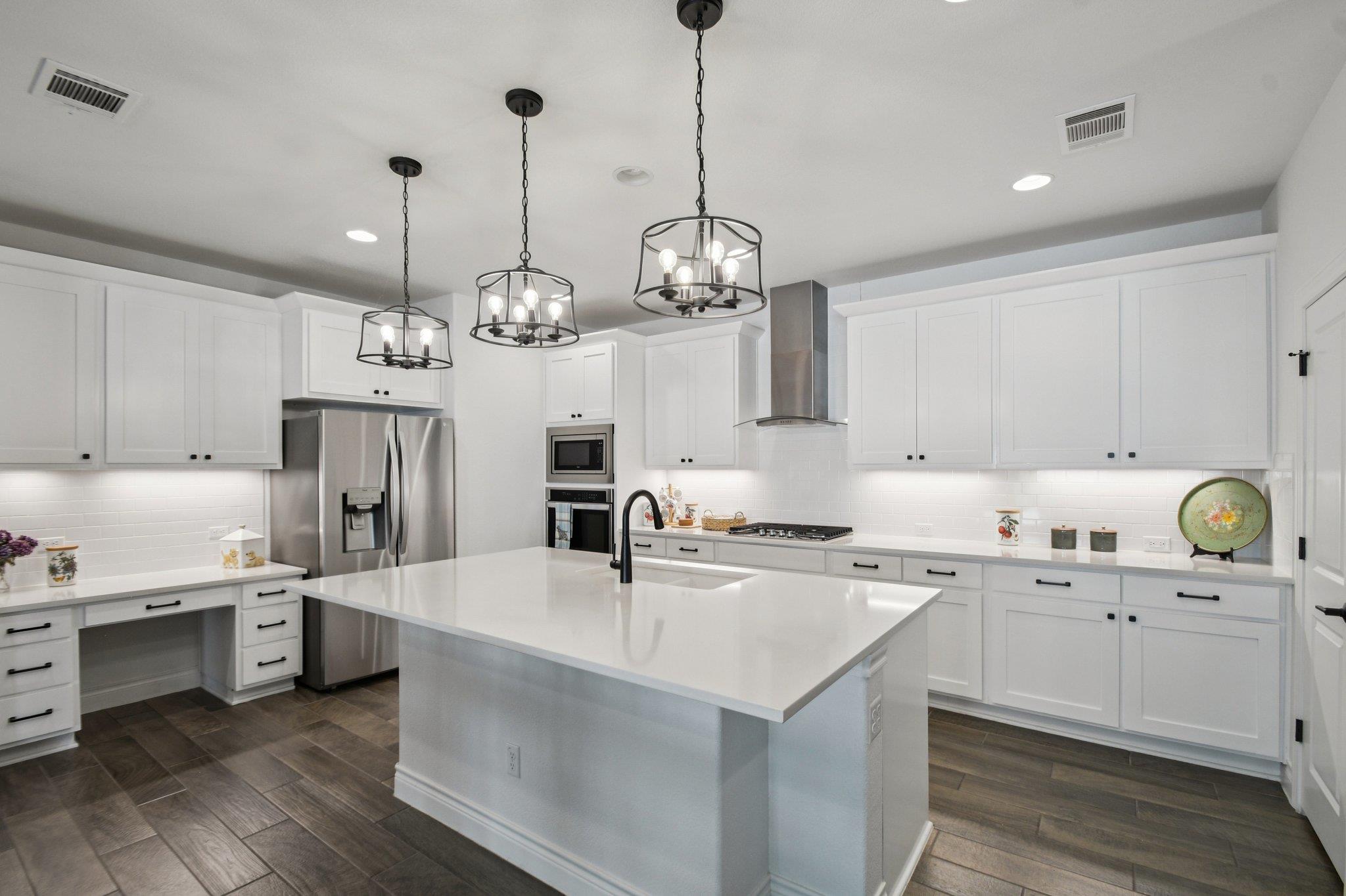 804 Indian Hawthorne Dr, Georgetown, TX 78628