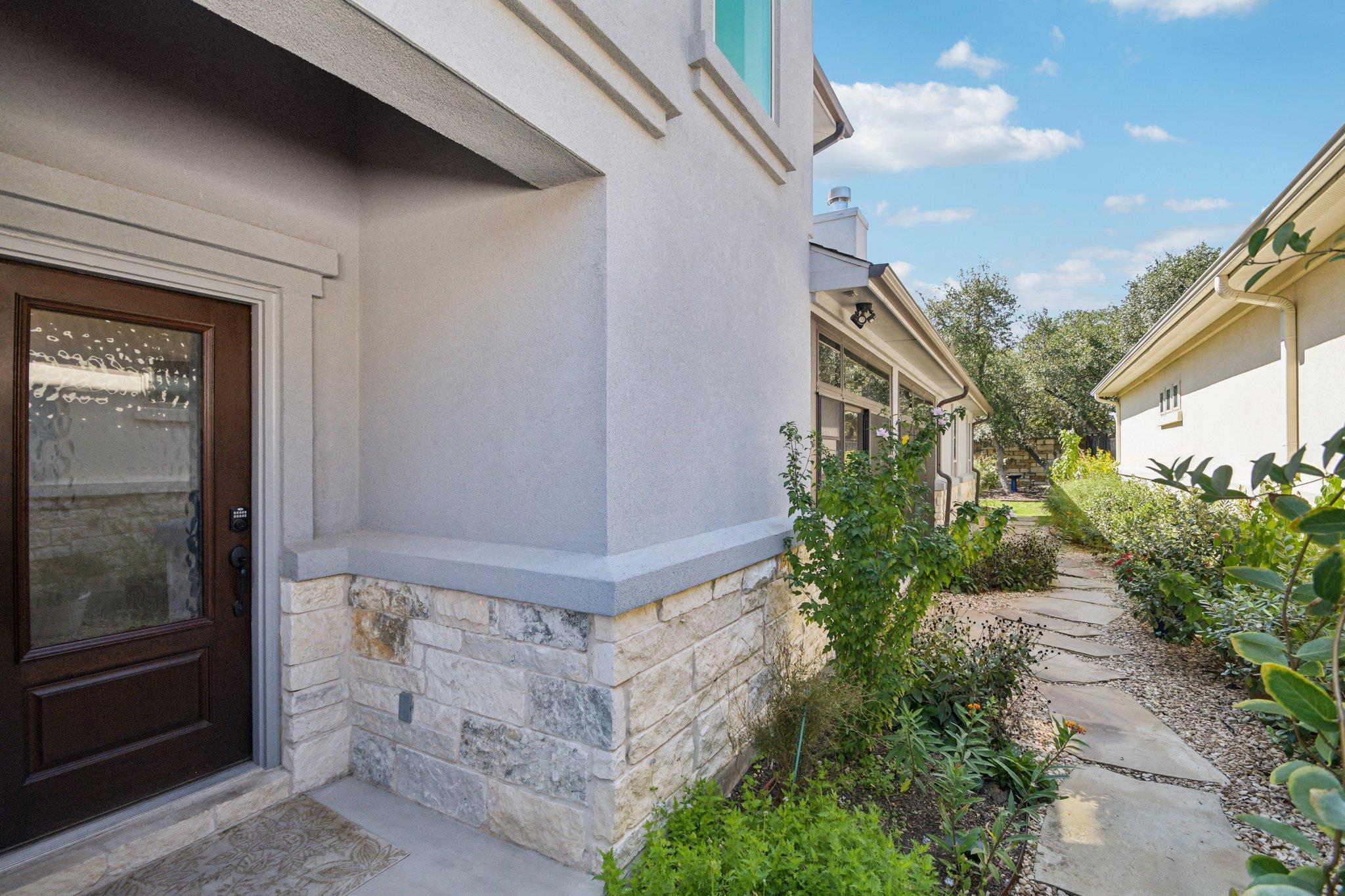 804 Indian Hawthorne Dr, Georgetown, TX 78628