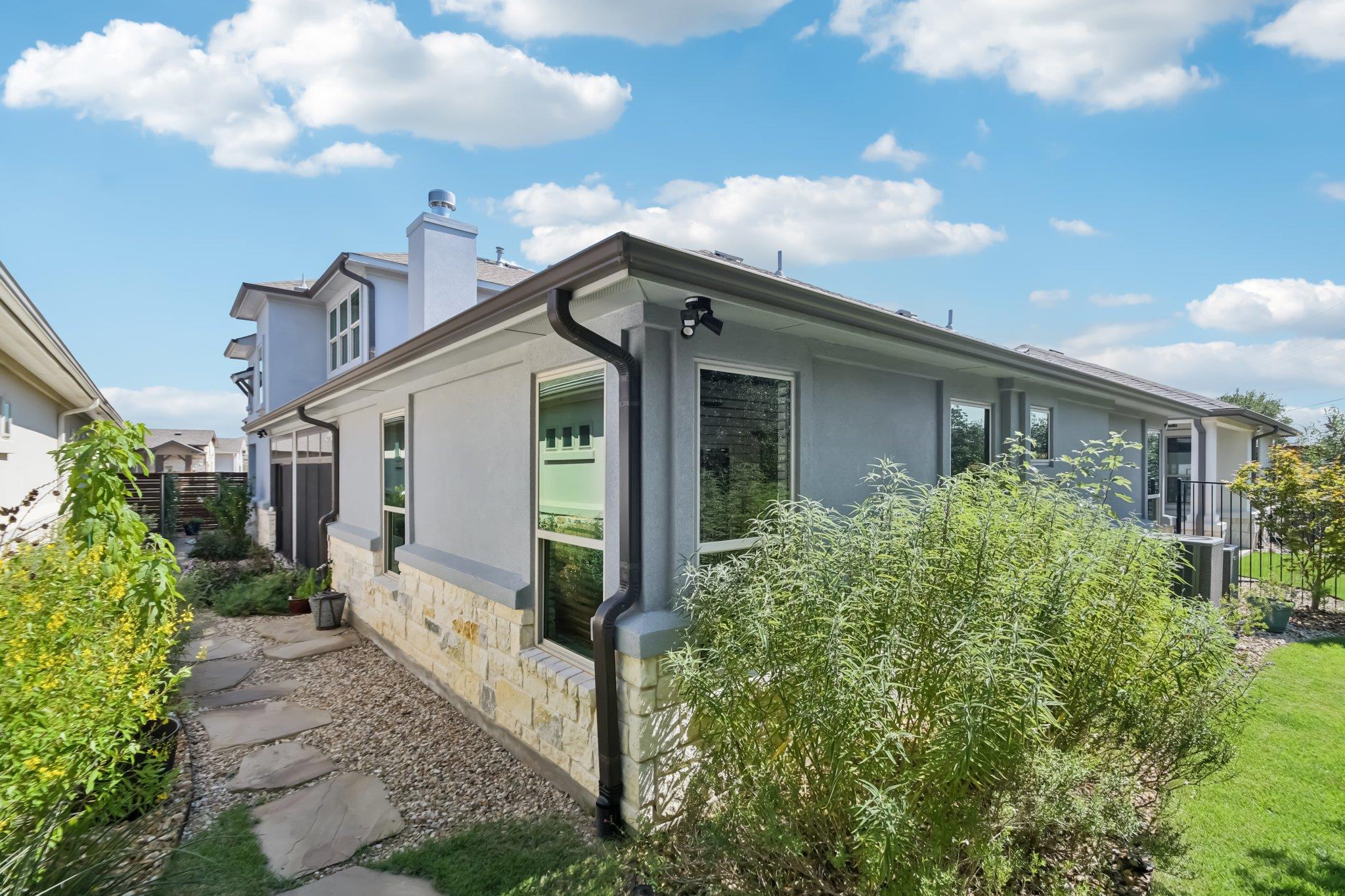 804 Indian Hawthorne Dr, Georgetown, TX 78628