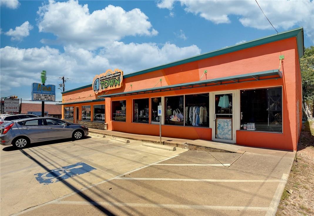8312 Bowling Green Dr # 2, Austin, TX 78757