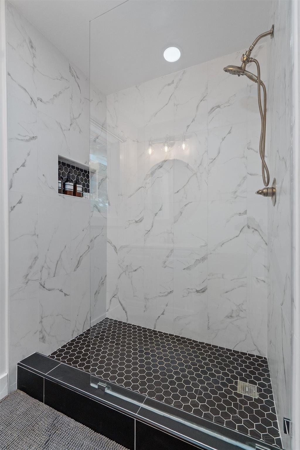 25413 Pedernales Point Dr, Spicewood, TX 78669