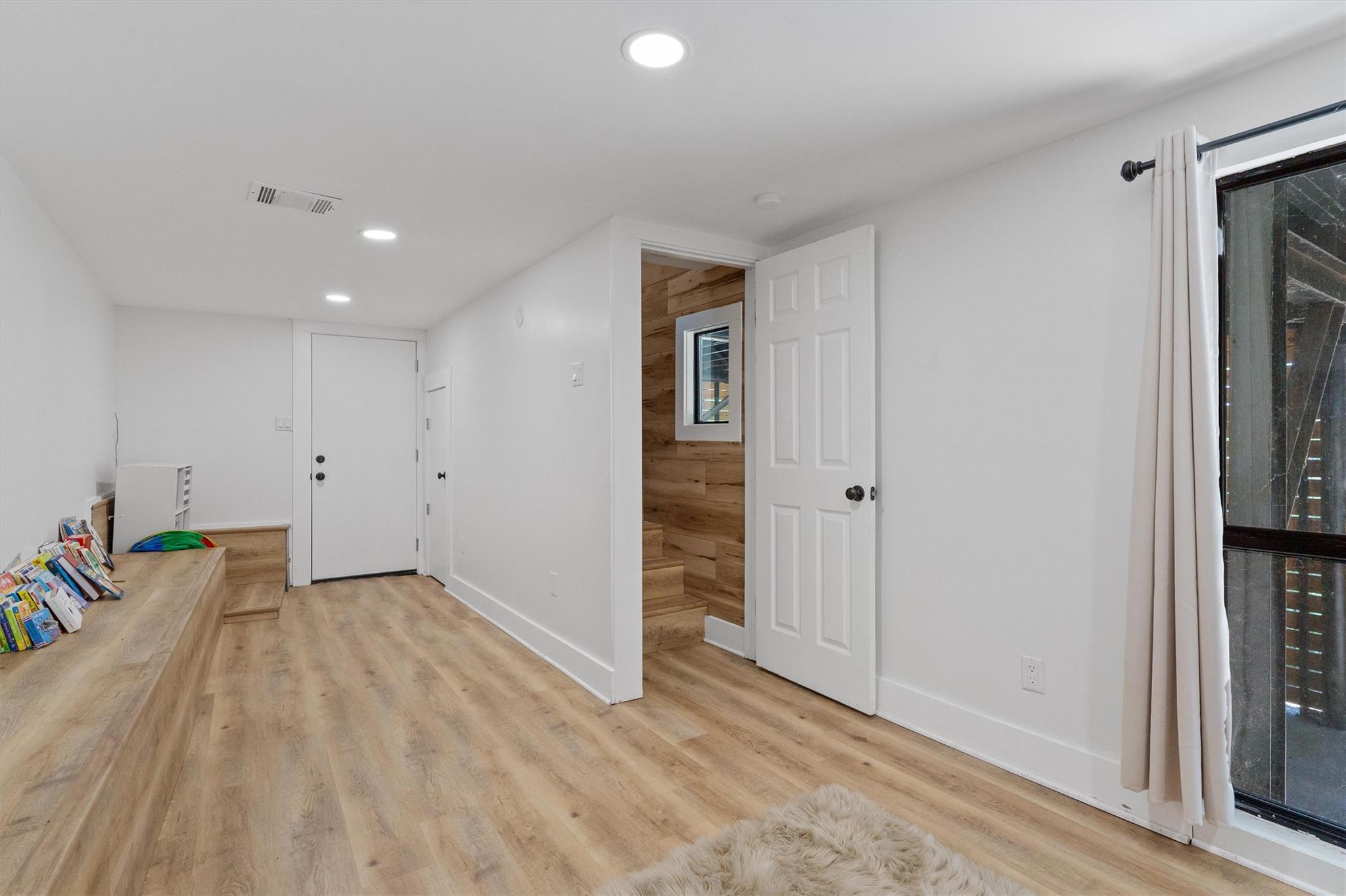 25413 Pedernales Point Dr, Spicewood, TX 78669