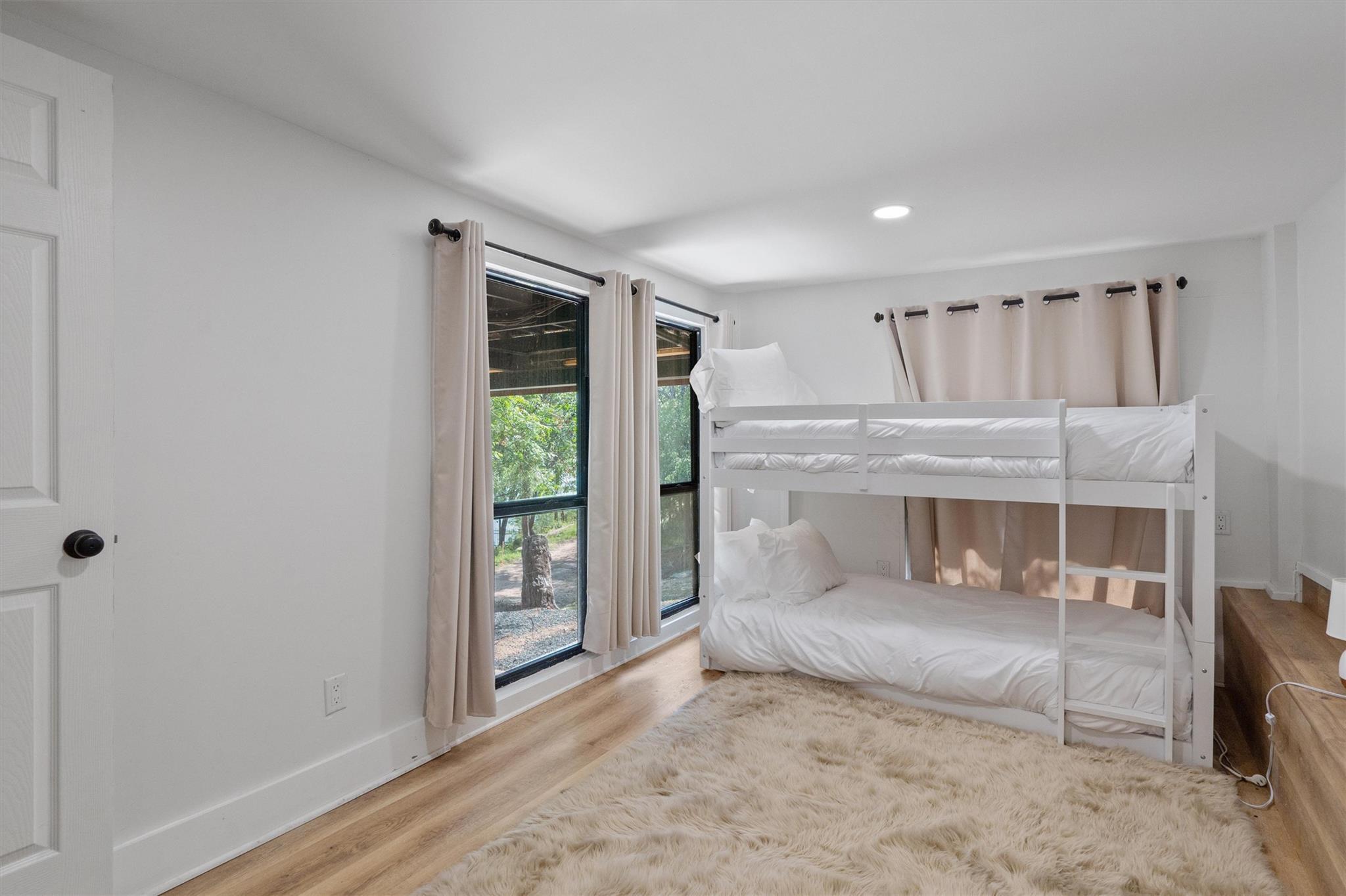 25413 Pedernales Point Dr, Spicewood, TX 78669