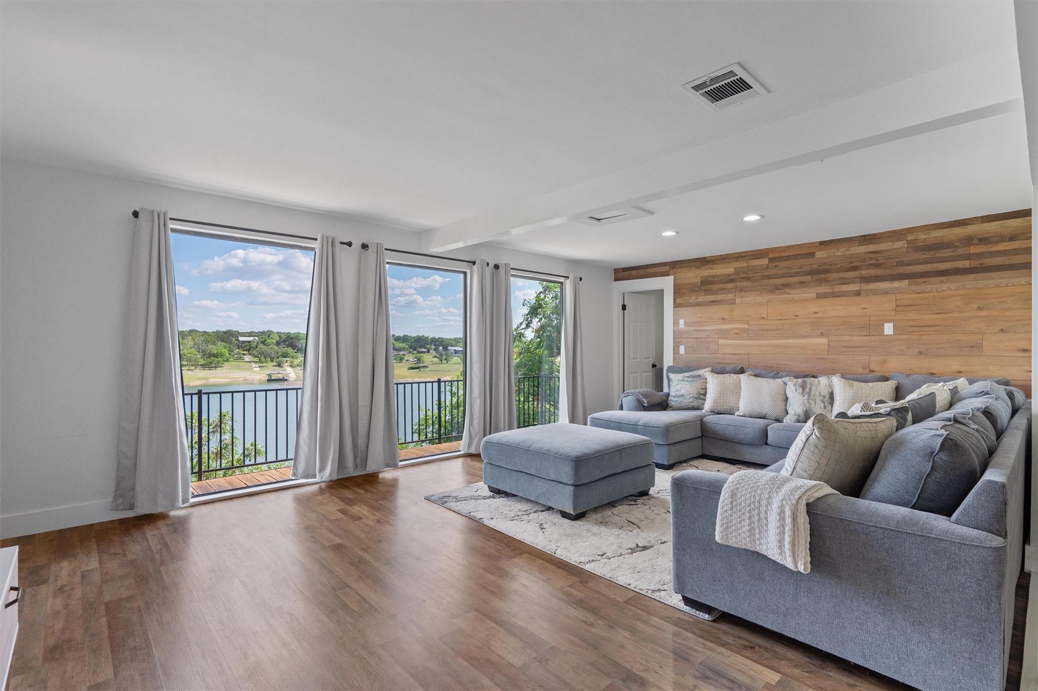 25413 Pedernales Point Dr, Spicewood, TX 78669