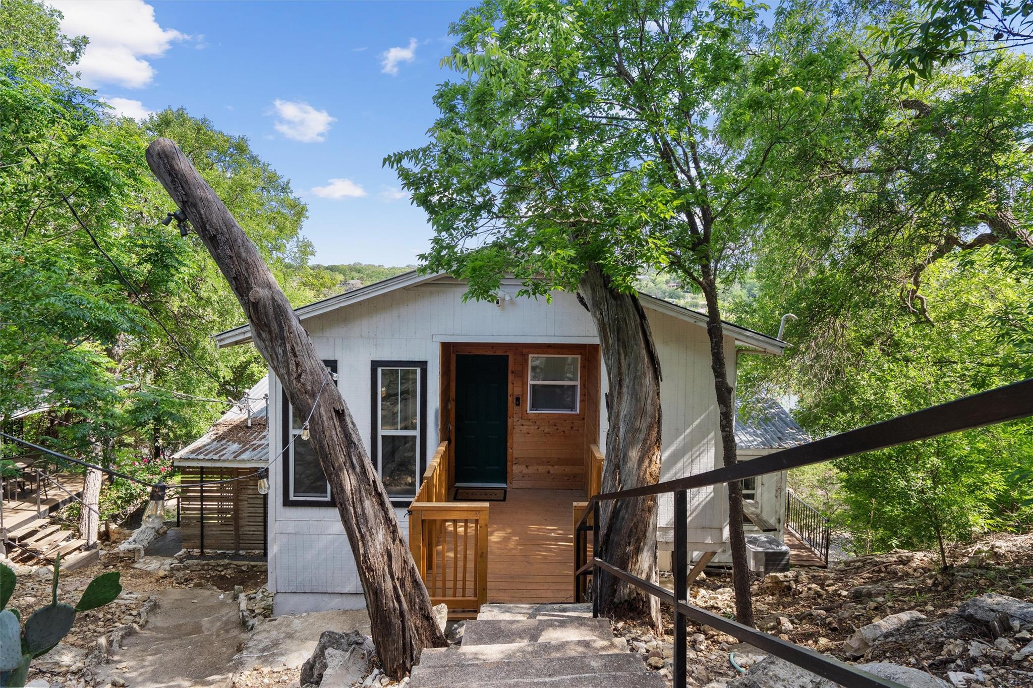 25413 Pedernales Point Dr, Spicewood, TX 78669