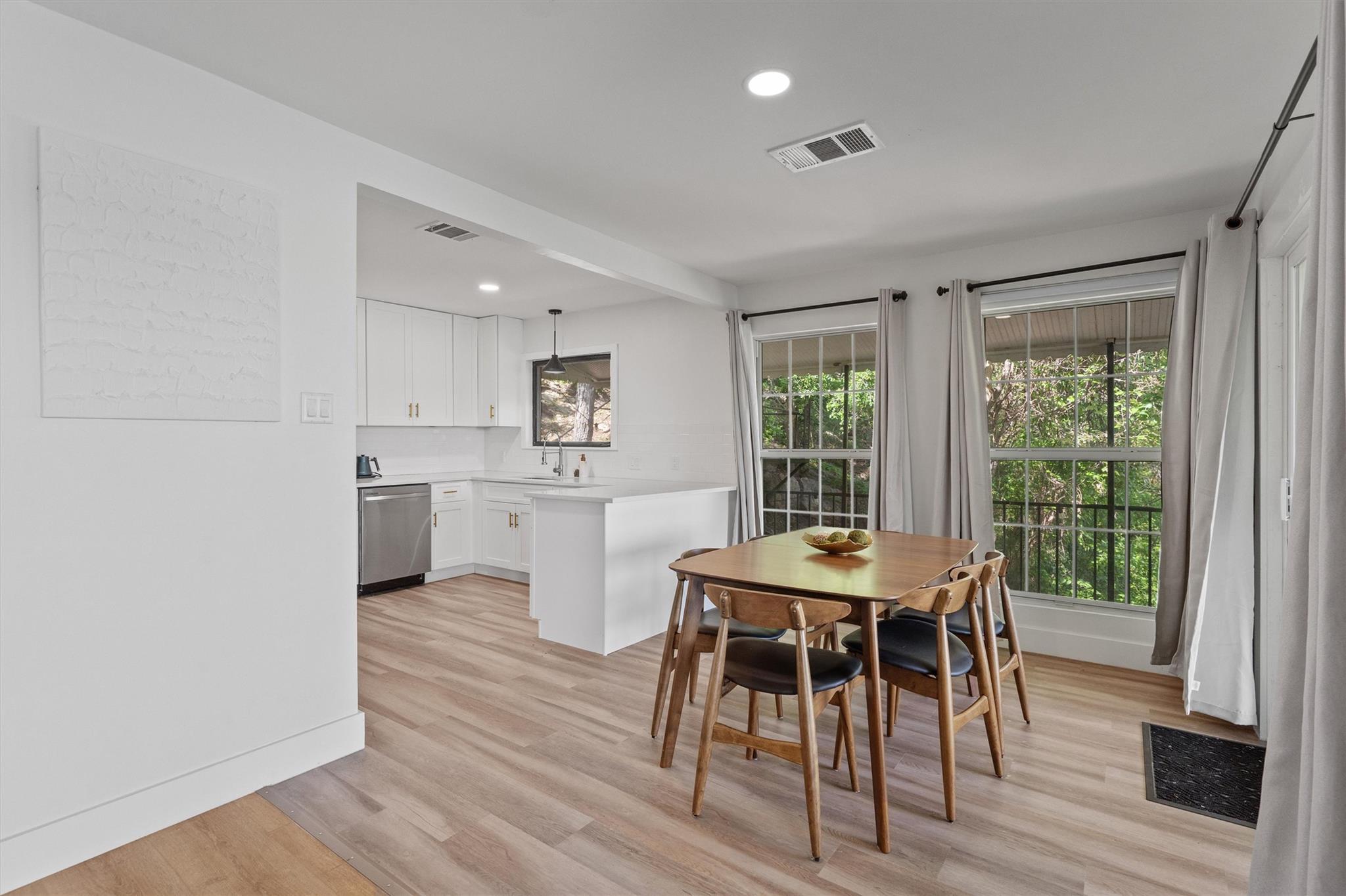 25413 Pedernales Point Dr, Spicewood, TX 78669