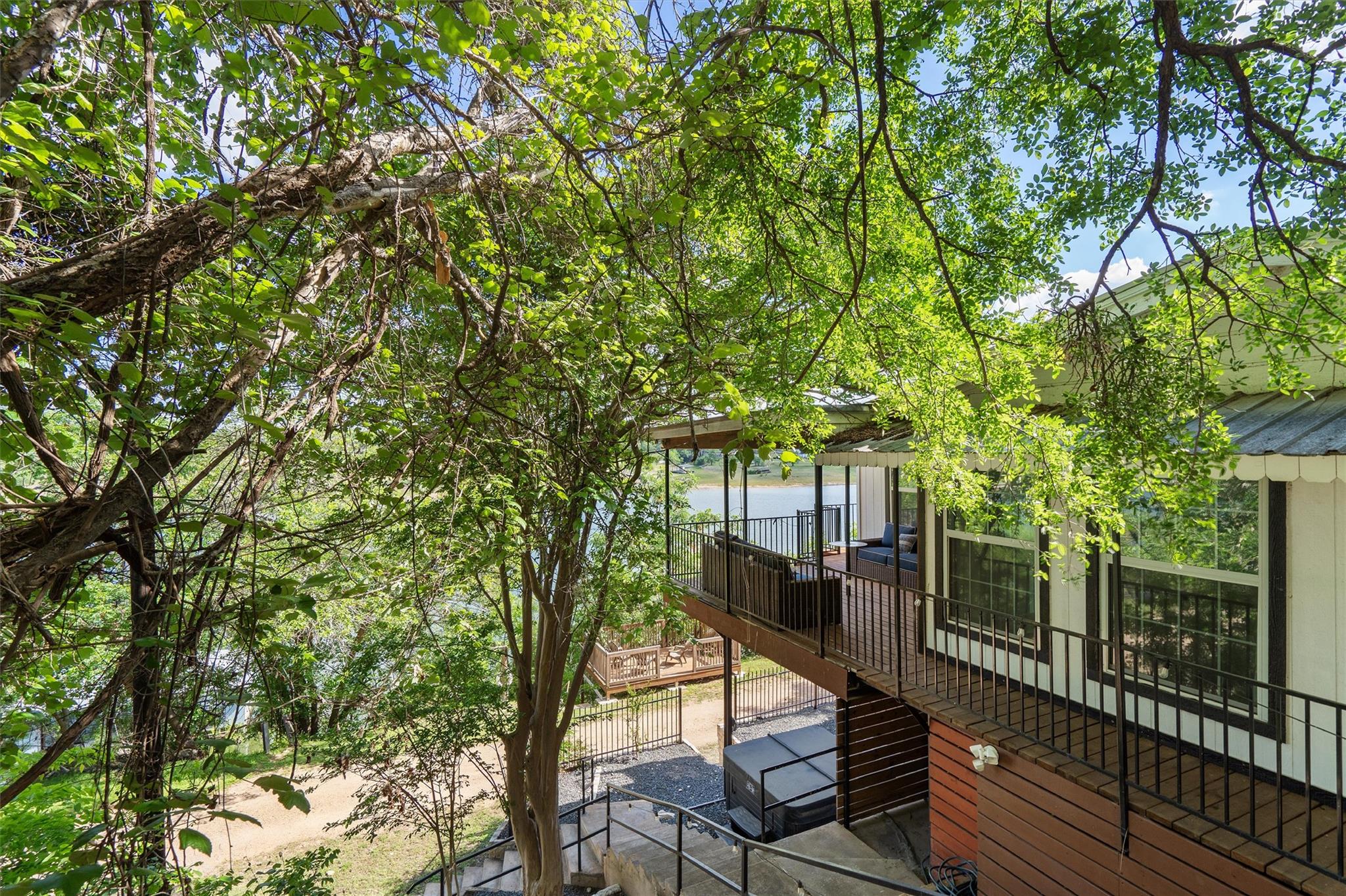 25413 Pedernales Point Dr, Spicewood, TX 78669