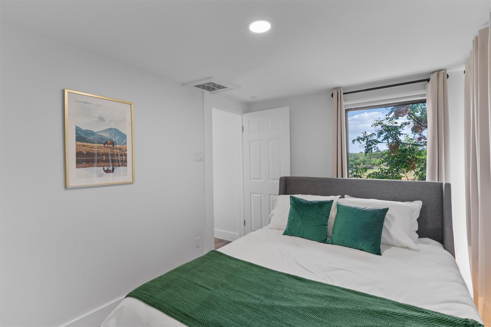 25413 Pedernales Point Dr, Spicewood, TX 78669