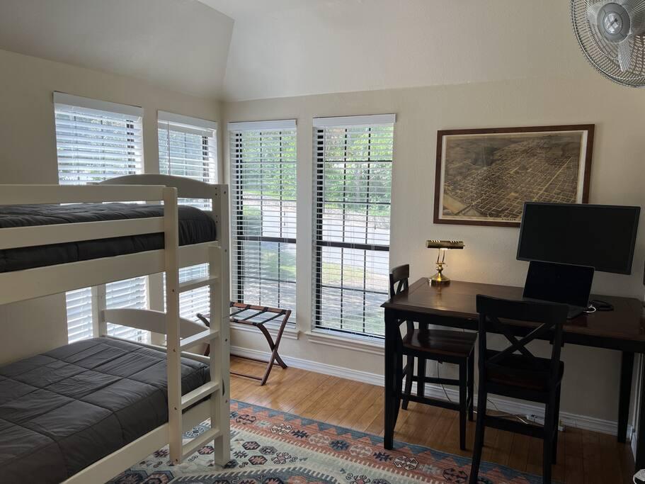 501 Westbrook Dr, Austin, TX 78746