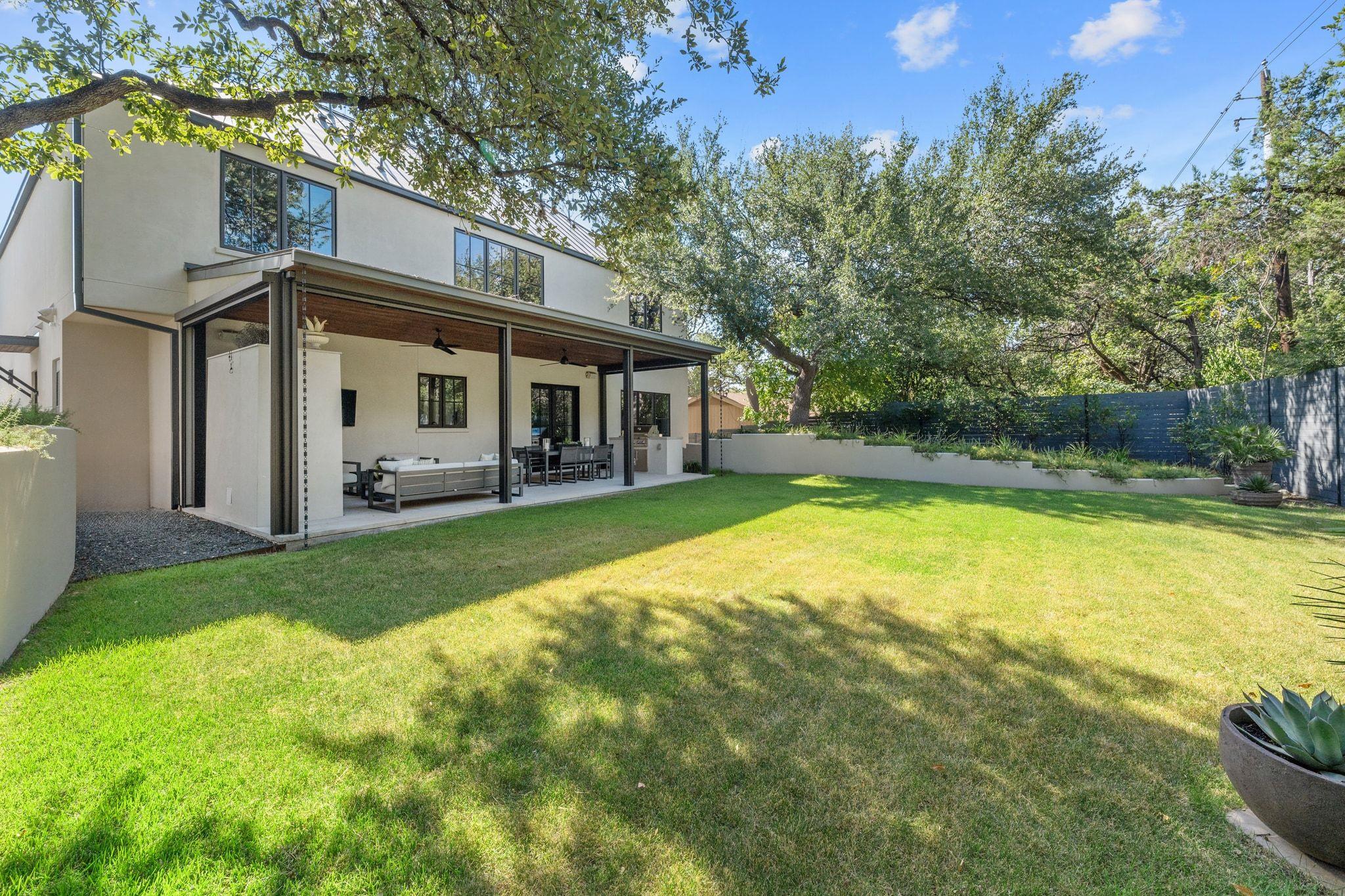 3621 Peregrine Falcon Dr, Austin, TX 78746
