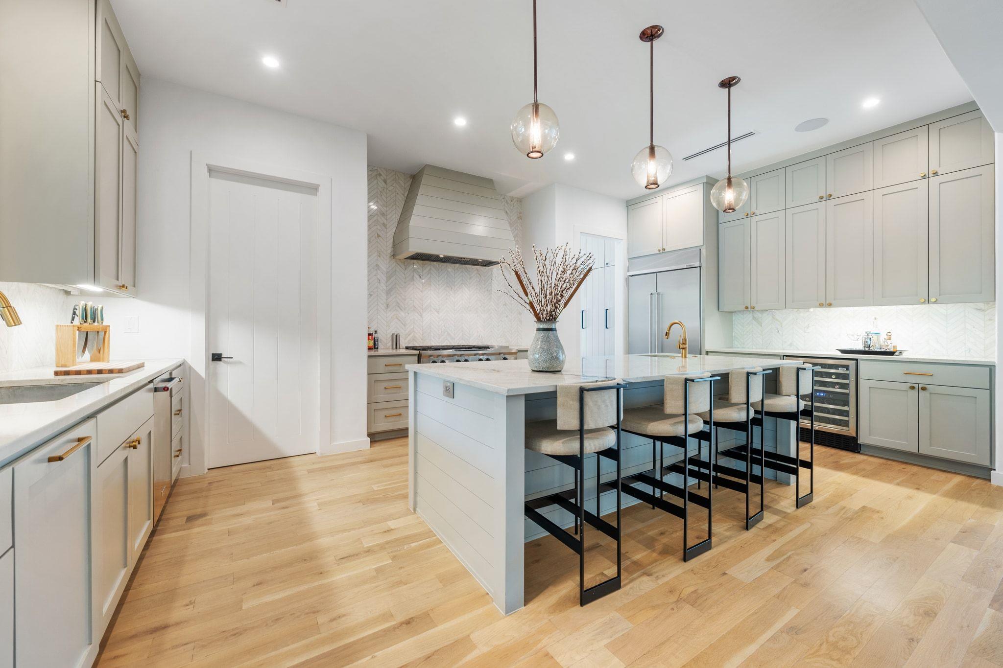 3621 Peregrine Falcon Dr, Austin, TX 78746