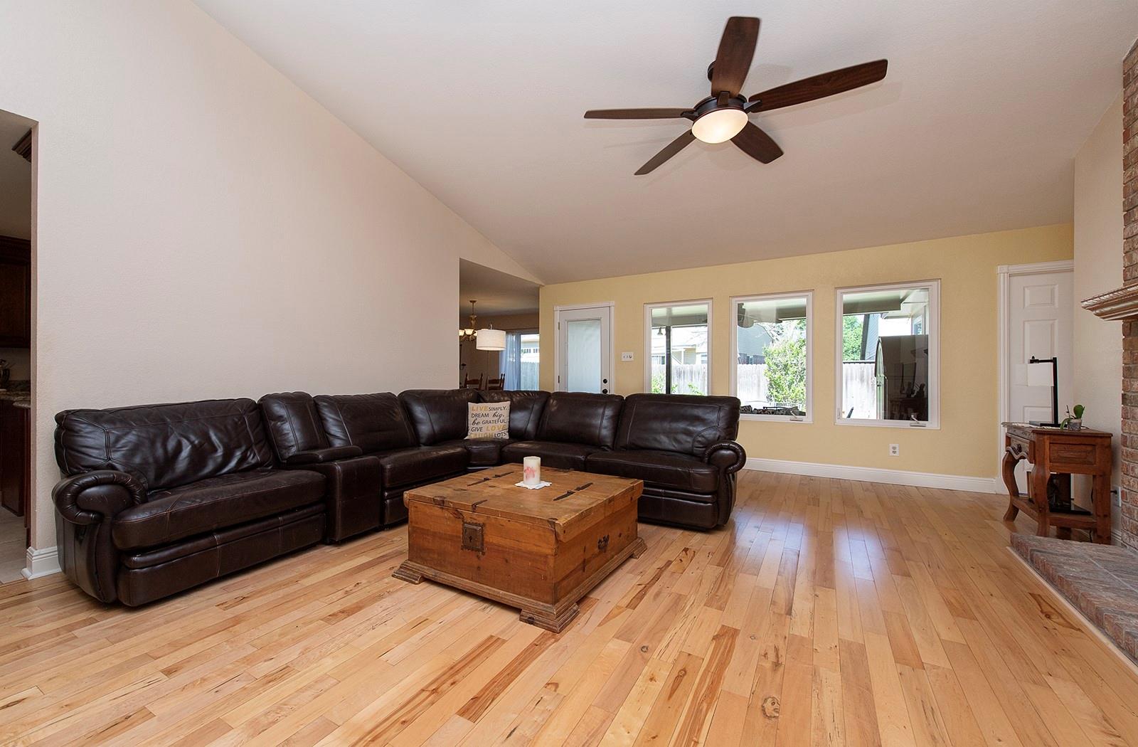 8318 Glen Canyon Dr, Round Rock, TX 78681