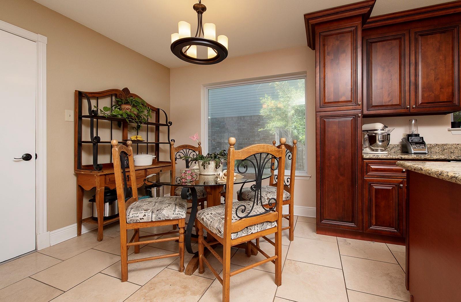 8318 Glen Canyon Dr, Round Rock, TX 78681