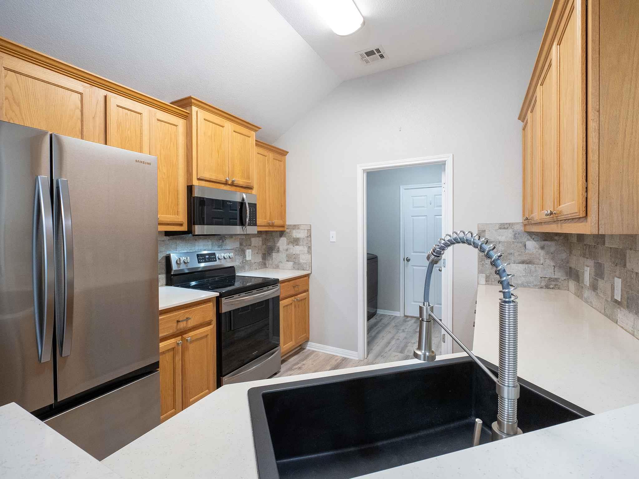 100 Linsey Cv, Burnet, TX 78611