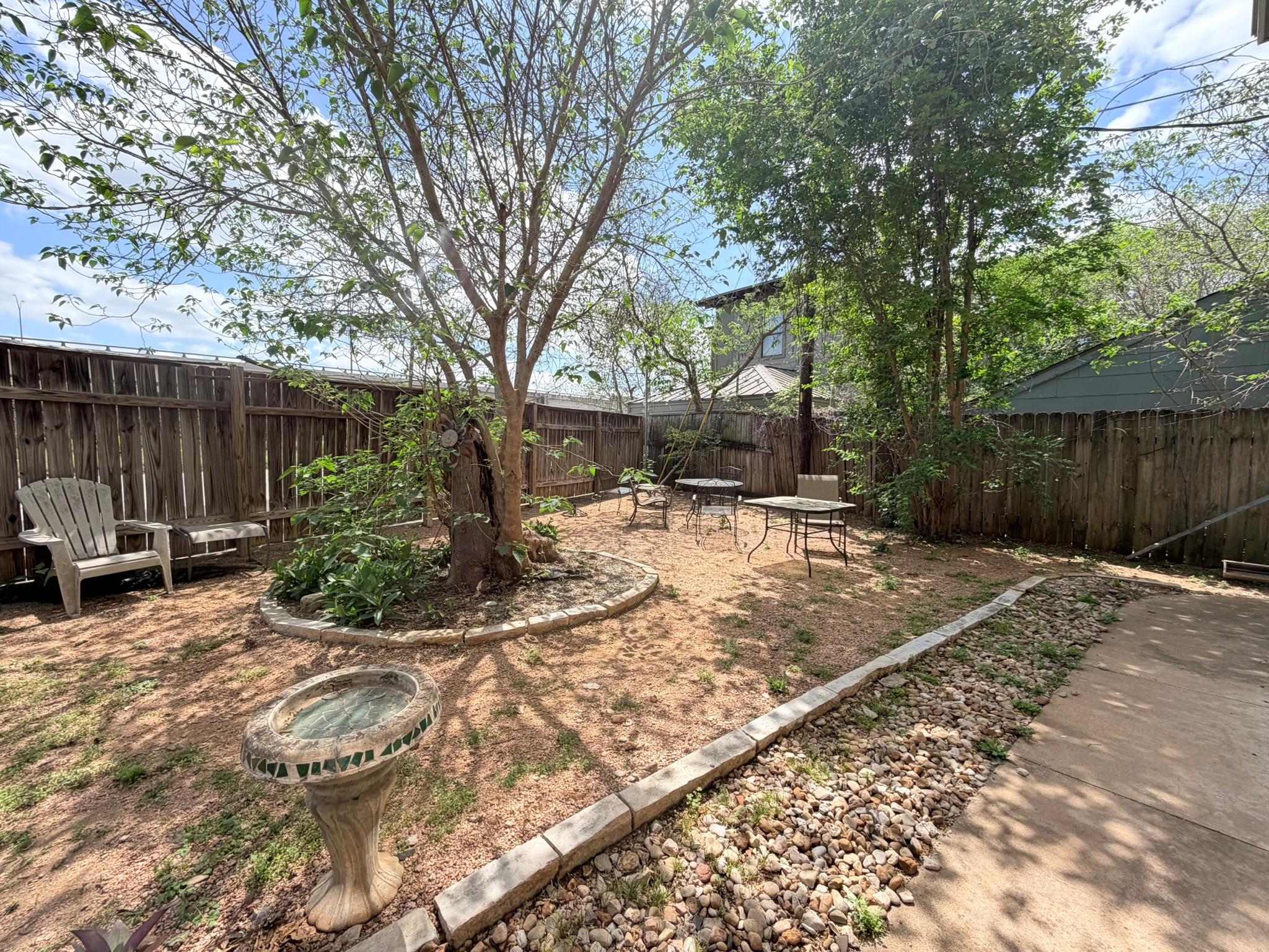 1037 E 44th St # 101, Austin, TX 78751