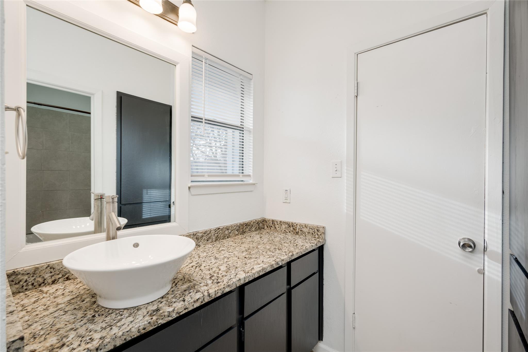 5304 Indio Cv # B, Austin, TX 78745