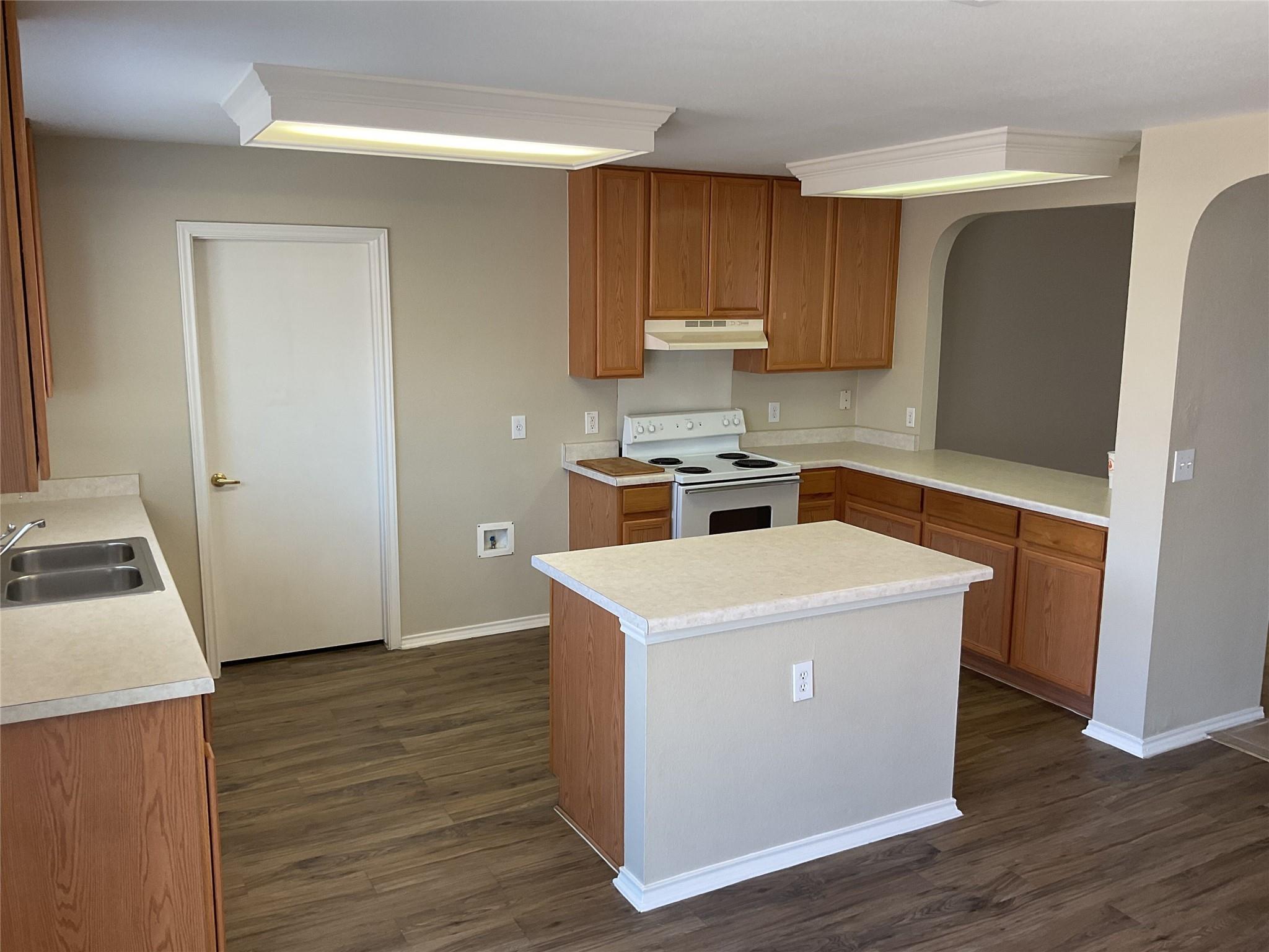 7903 Running Water Dr, Austin, TX 78747