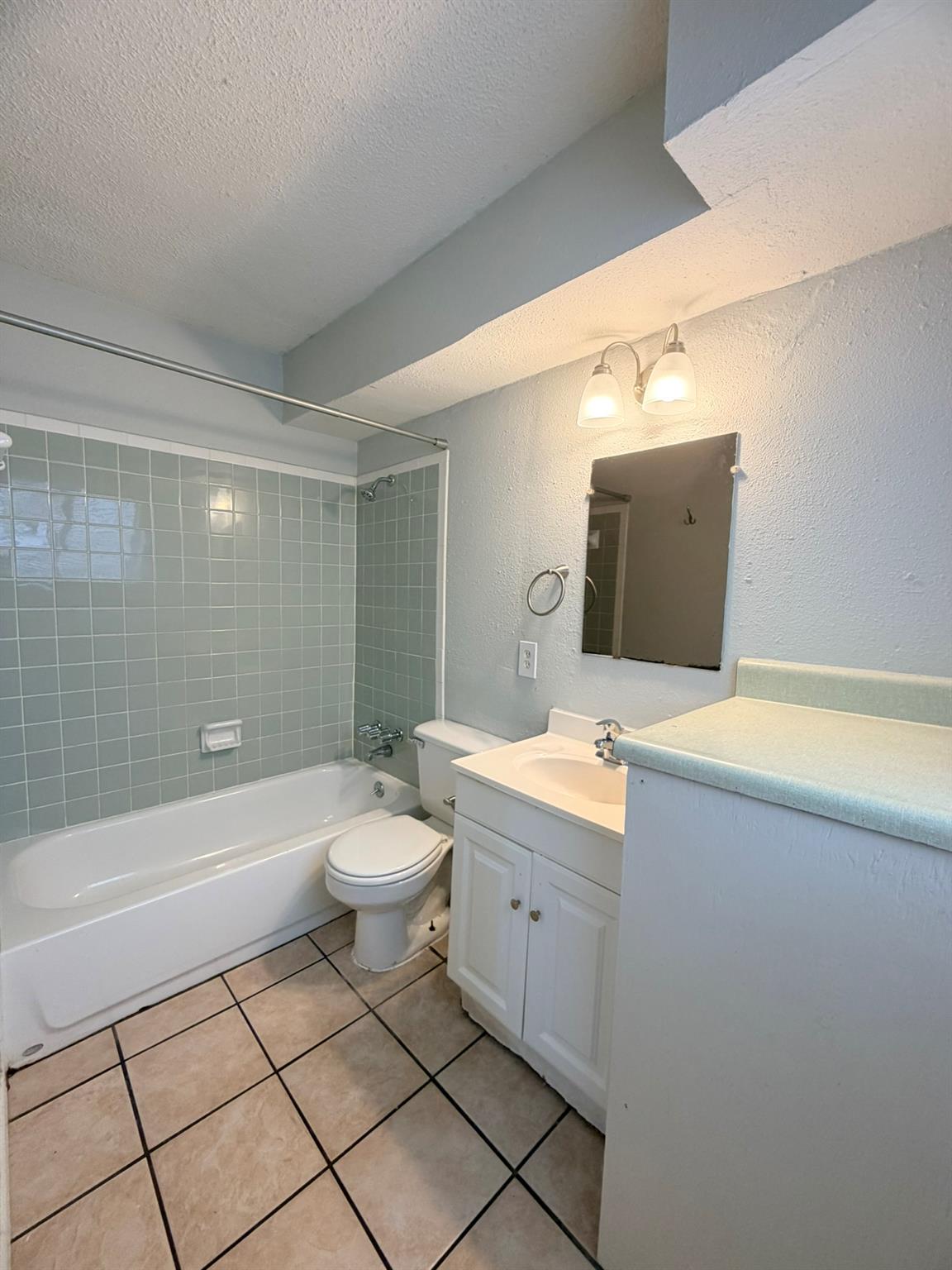 2609 E Cesar Chavez St # 104, Austin, TX 78702