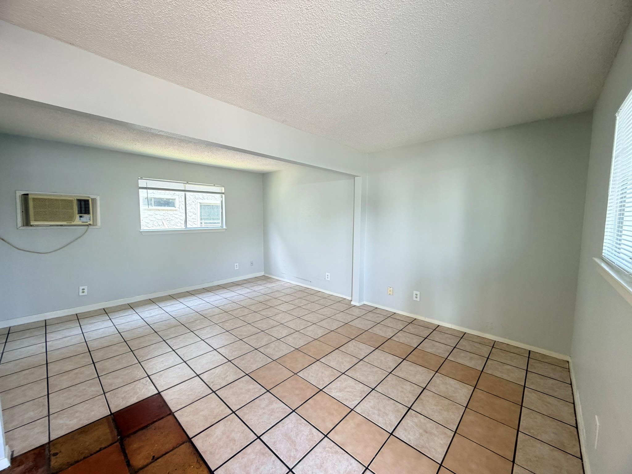 2609 E Cesar Chavez St # 104, Austin, TX 78702