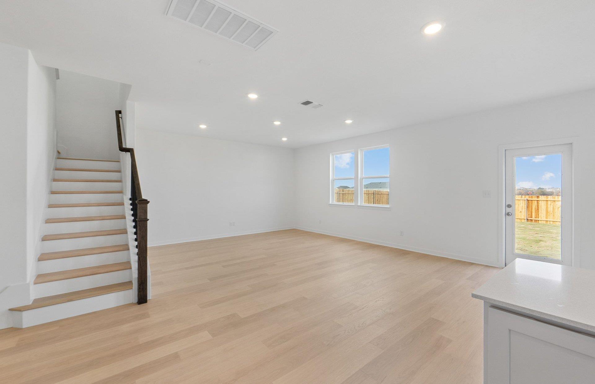 111 Blackfoot Daisy Path, San Marcos, TX 78666