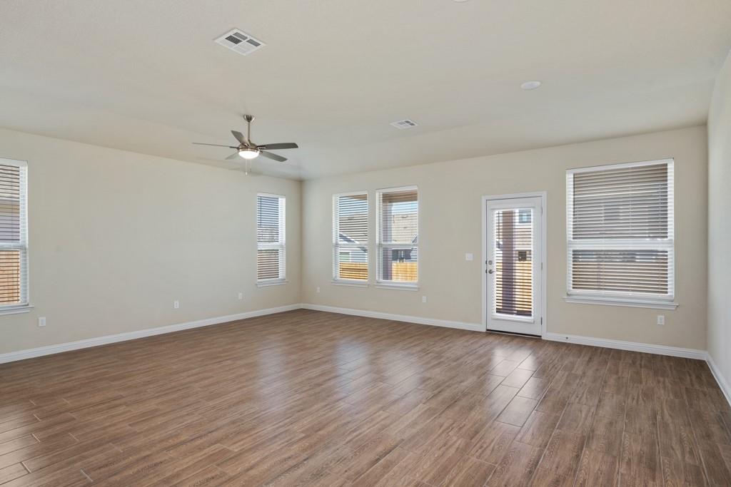 8202 Dampton Ln, Austin, TX 78744