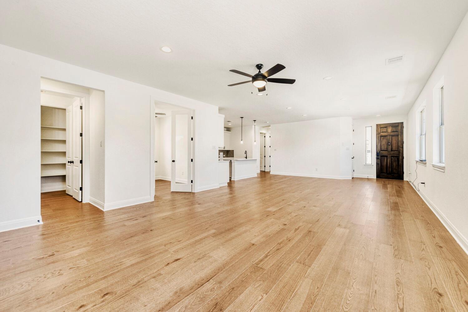 338 Orleanian Dr, Buda, TX 78610