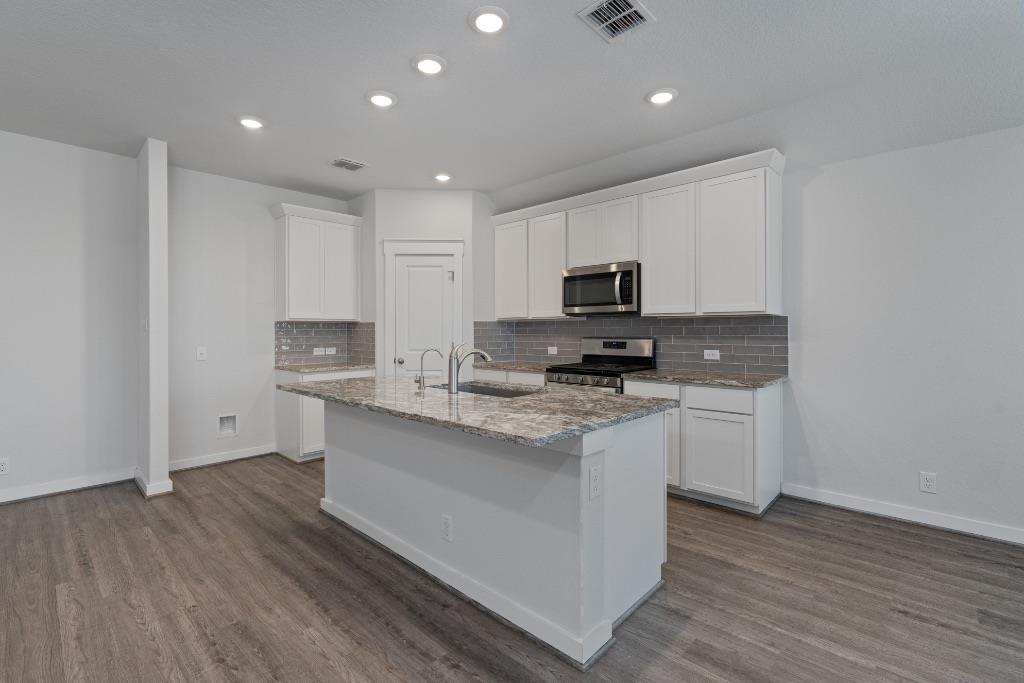 4044 Legend Mdws, New Braunfels, TX 78130