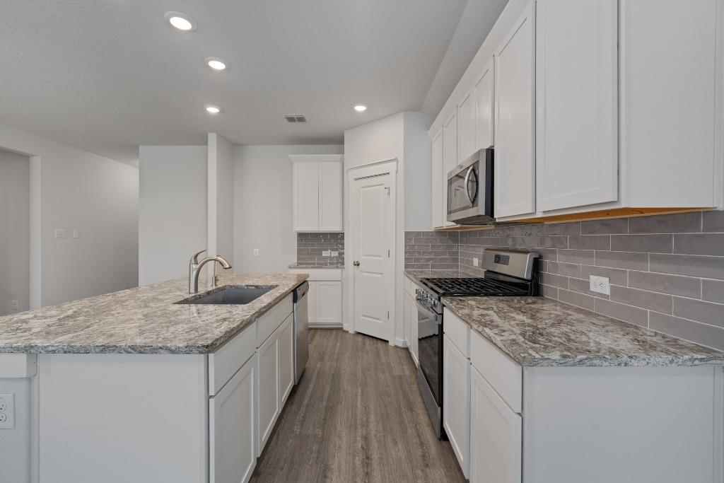 4044 Legend Mdws, New Braunfels, TX 78130