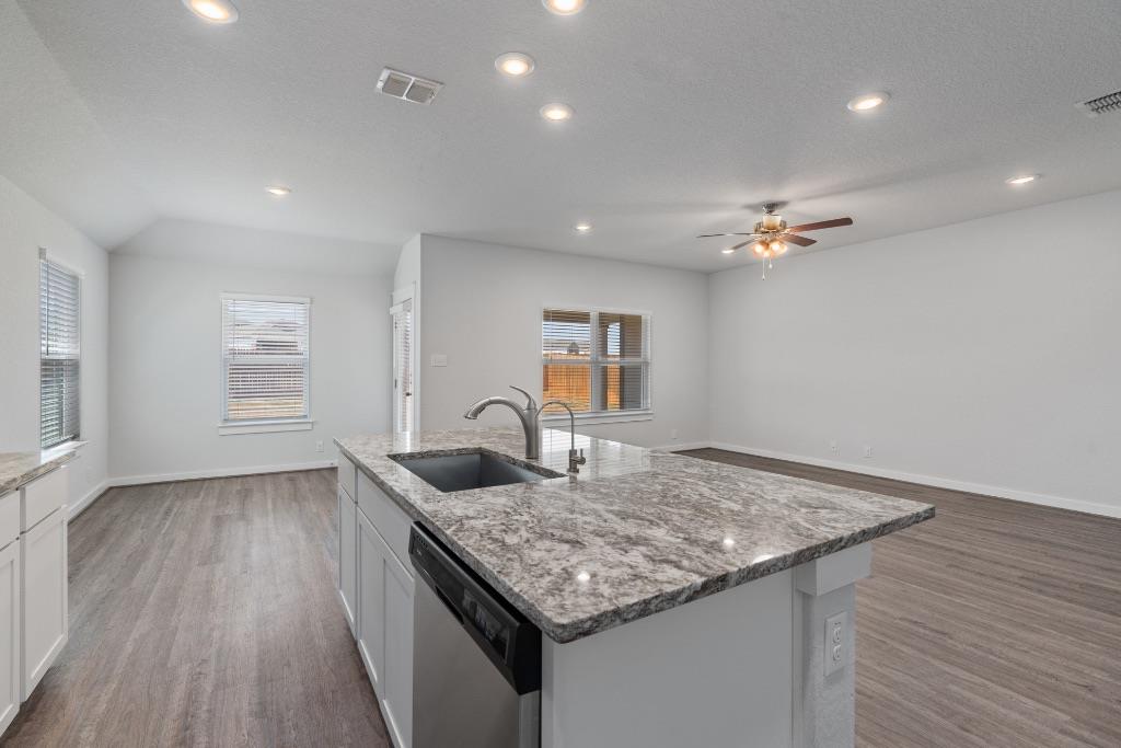 4044 Legend Mdws, New Braunfels, TX 78130