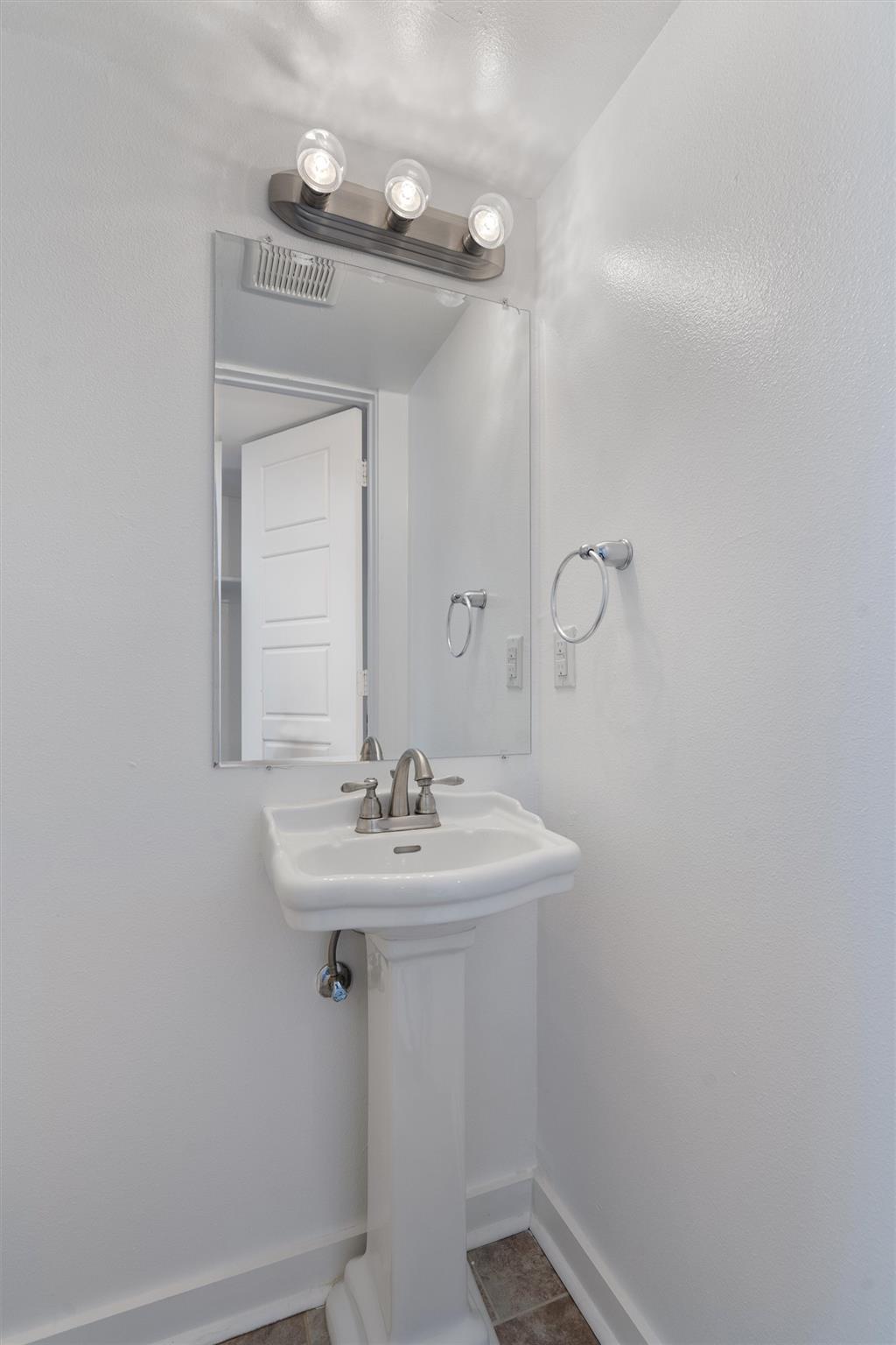 6211 Manor Rd # 129, Austin, TX 78723