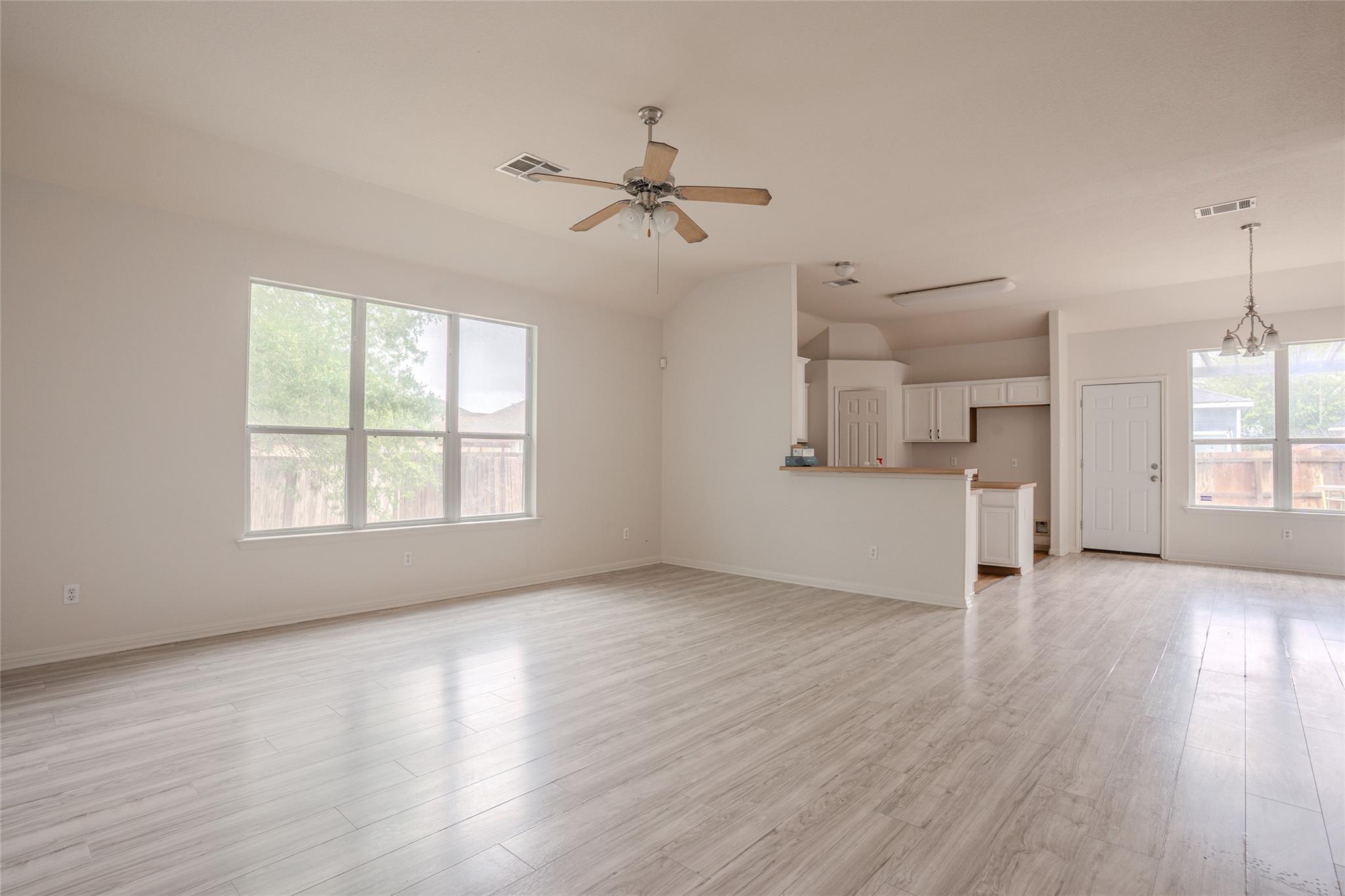 140 Dropper, Kyle, TX 78640