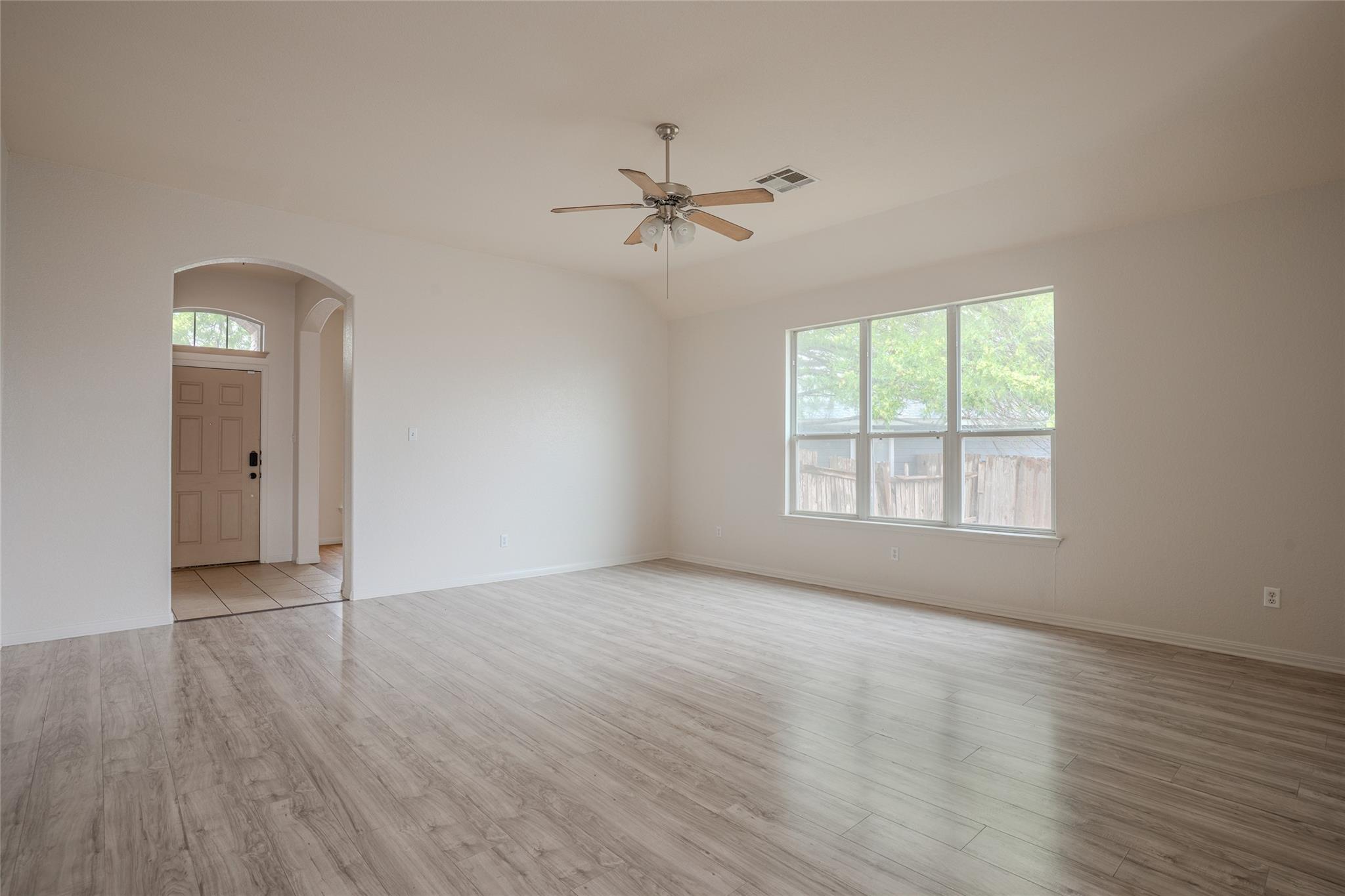 140 Dropper, Kyle, TX 78640