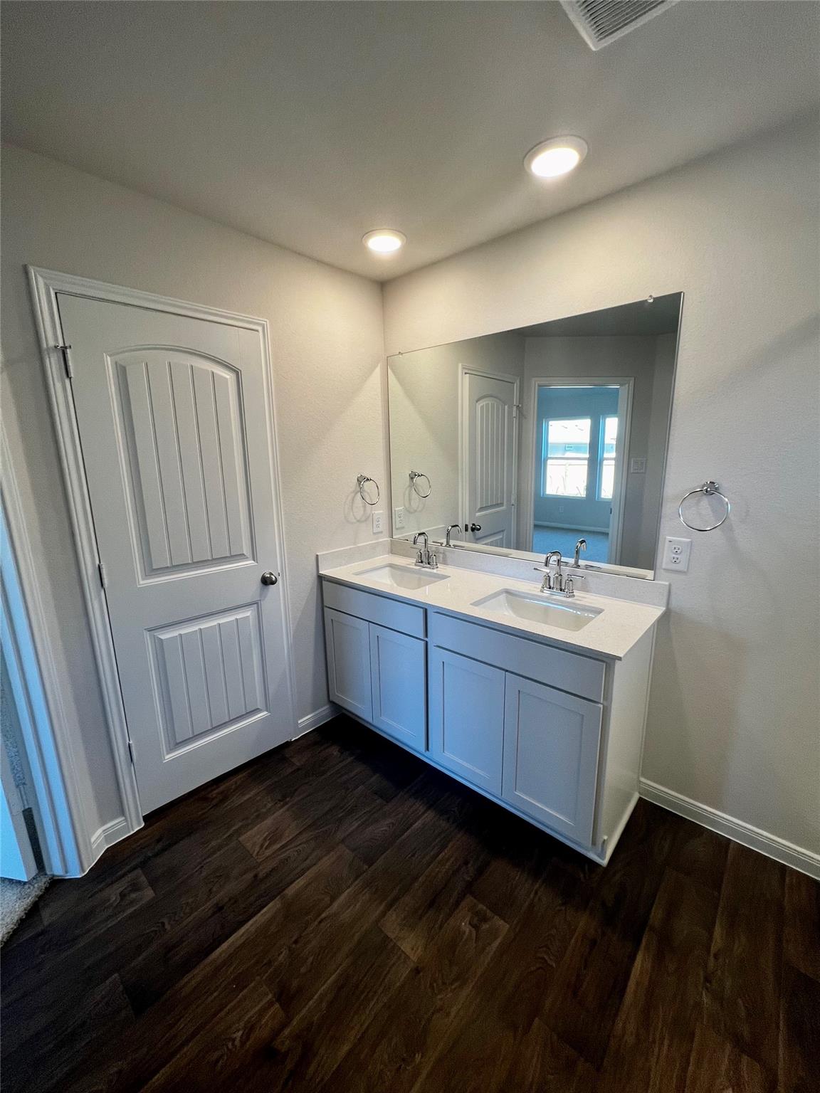 316 Abbey Ln, Lockhart, TX 78644