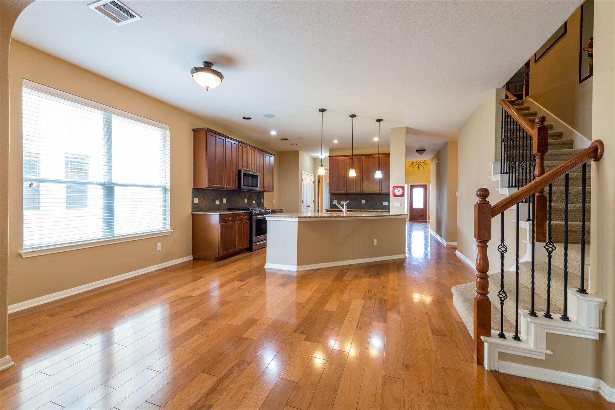 14305 Broadwinged Hawk Dr, Austin, TX 78738